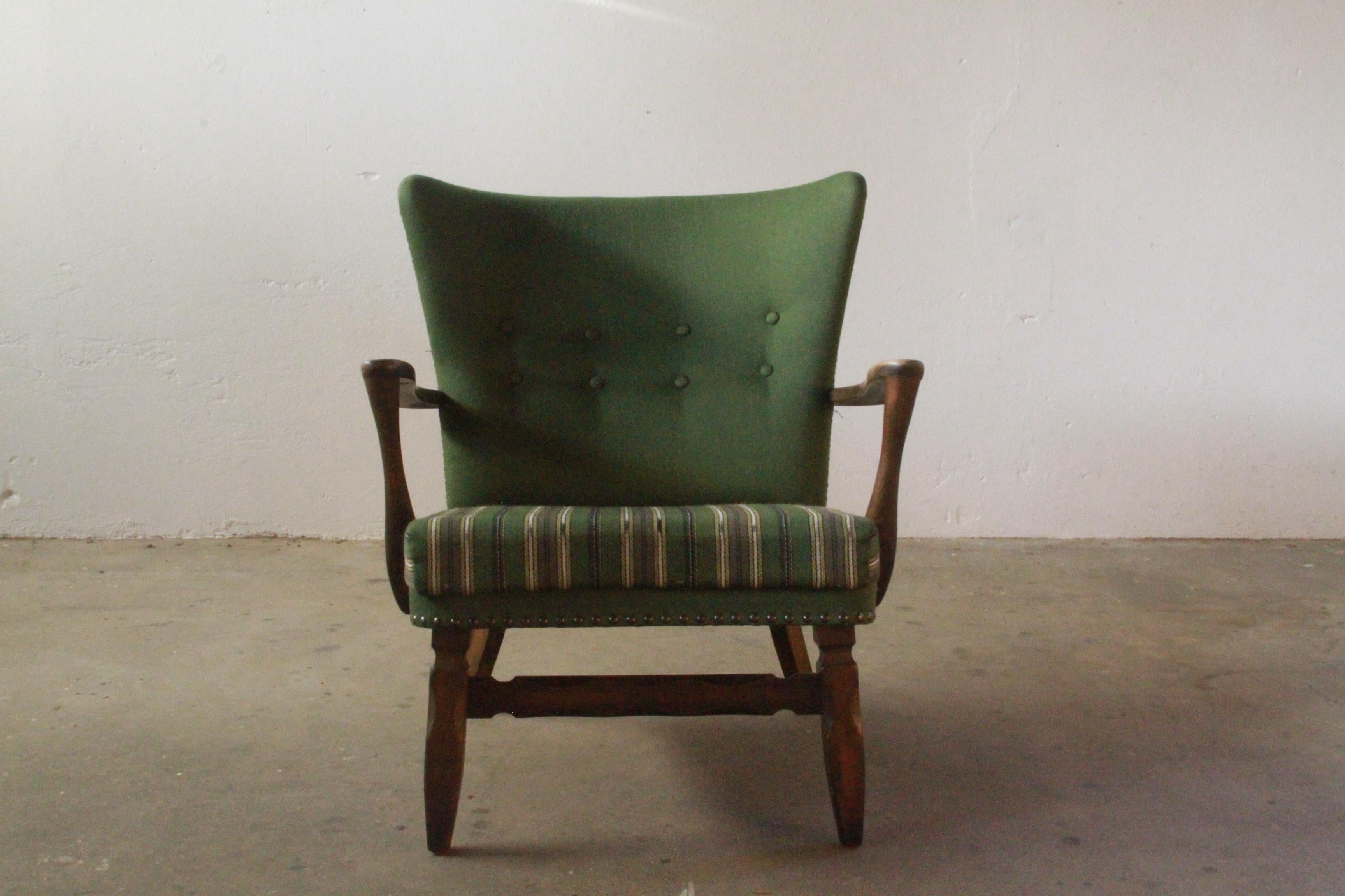 Chaise longue du milieu du siècle en chêne teinté foncé dans le style de Viggo Boesen, 19 en vente 12