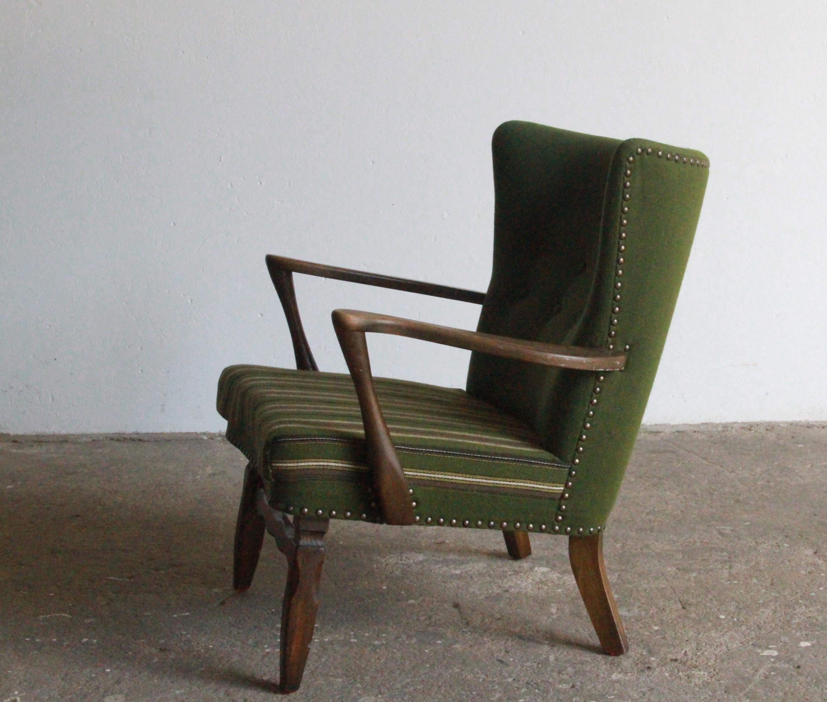 Danois Chaise longue du milieu du siècle en chêne teinté foncé dans le style de Viggo Boesen, 19 en vente