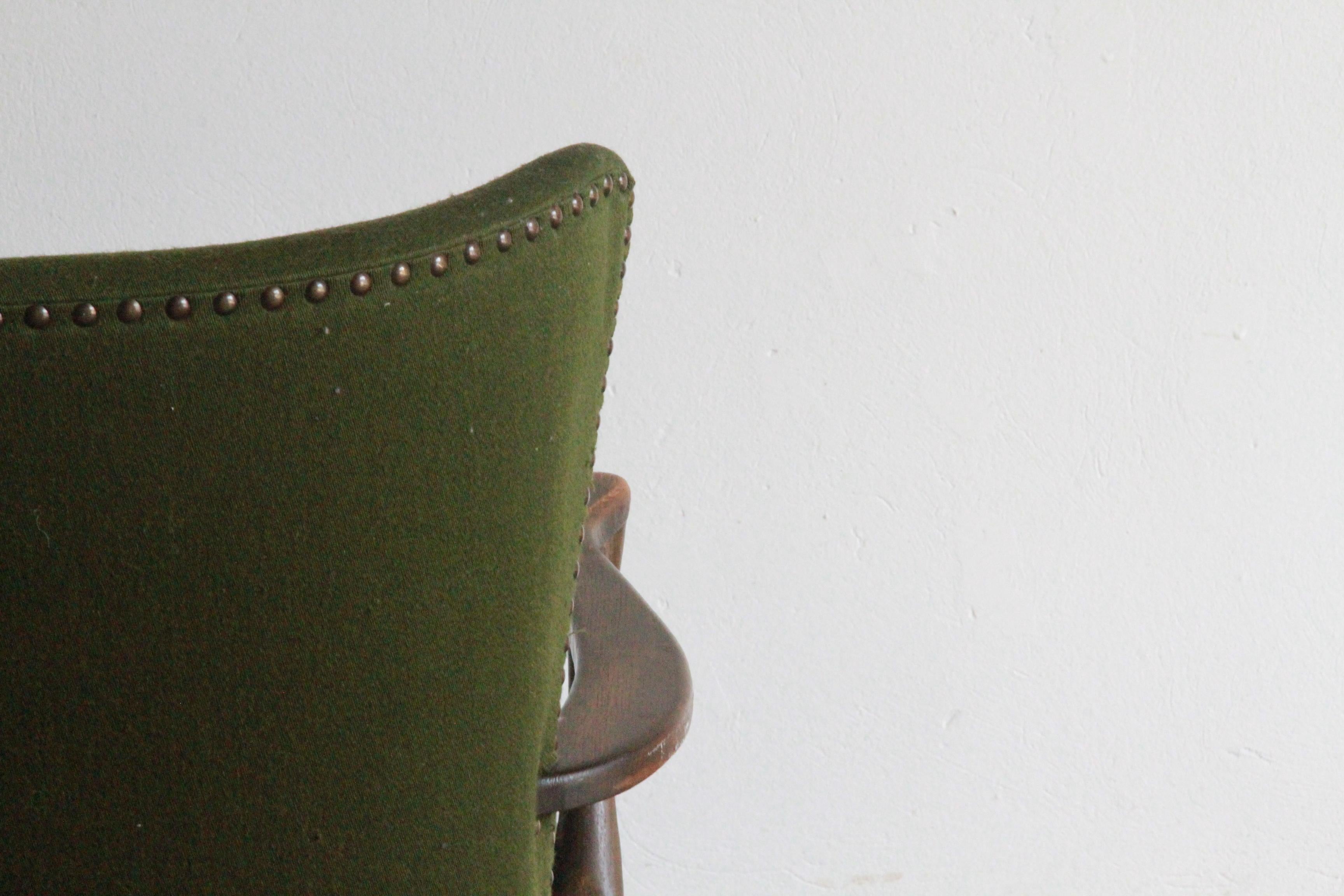 Chaise longue du milieu du siècle en chêne teinté foncé dans le style de Viggo Boesen, 19 en vente 1