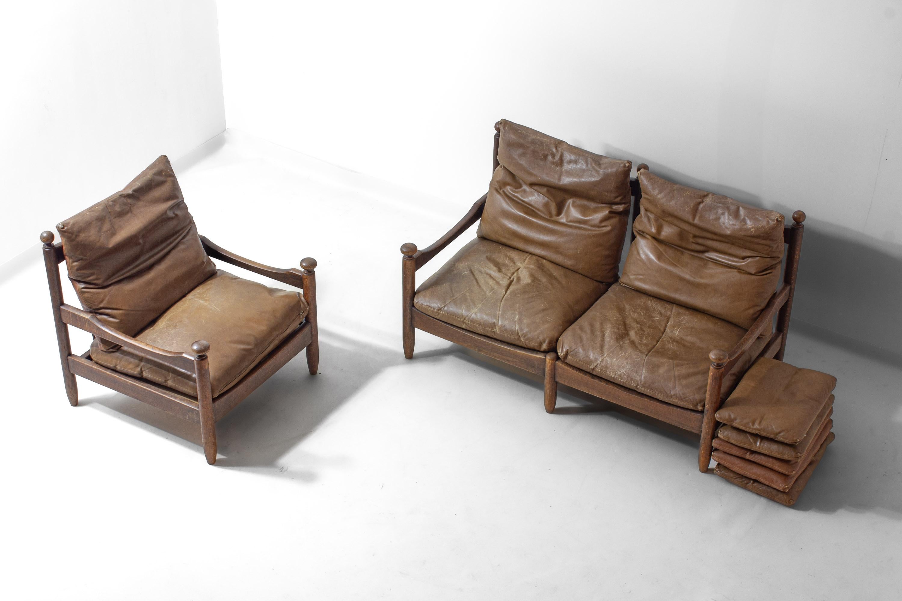 Silla de salón de mediados de siglo en roble y cuero, Francia Años 50 en venta 7