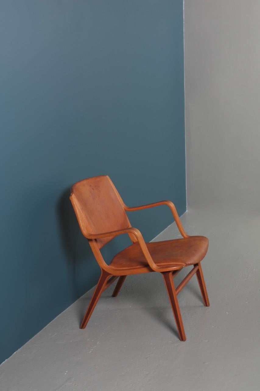 Midcentury Lounge Chair in Patinated Leather by Hvidt & Mølgaard, Danish Design 5