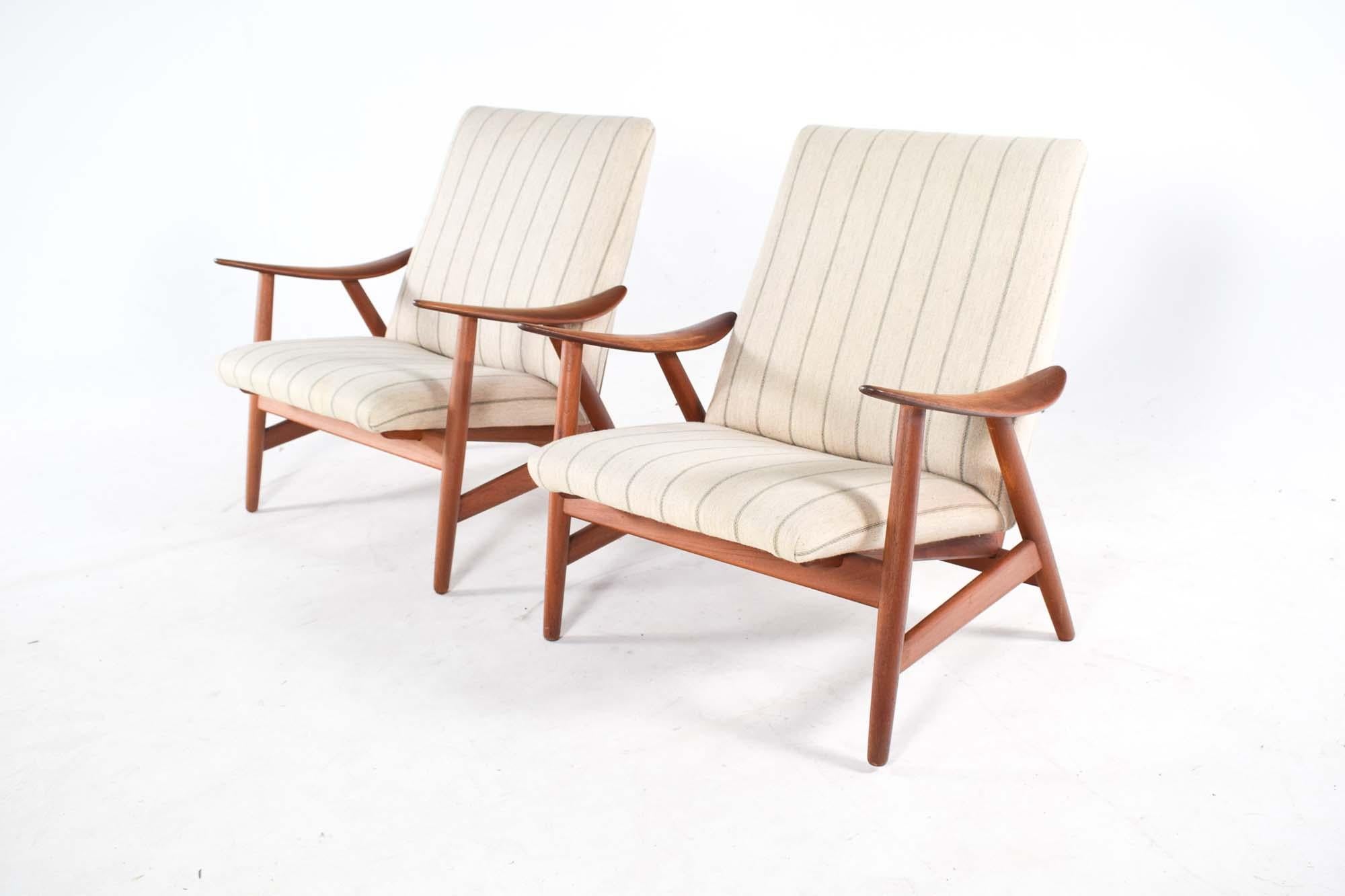 Mid-Century Modern Mid Century Lounge Chair in Teak by Illum Wikkelsø Model 10 