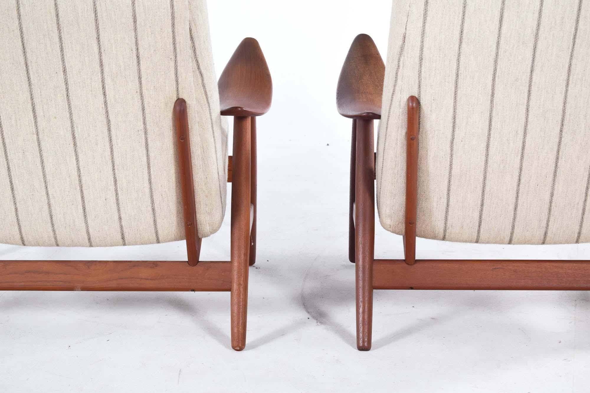 Fabric Mid Century Lounge Chair in Teak by Illum Wikkelsø Model 10 