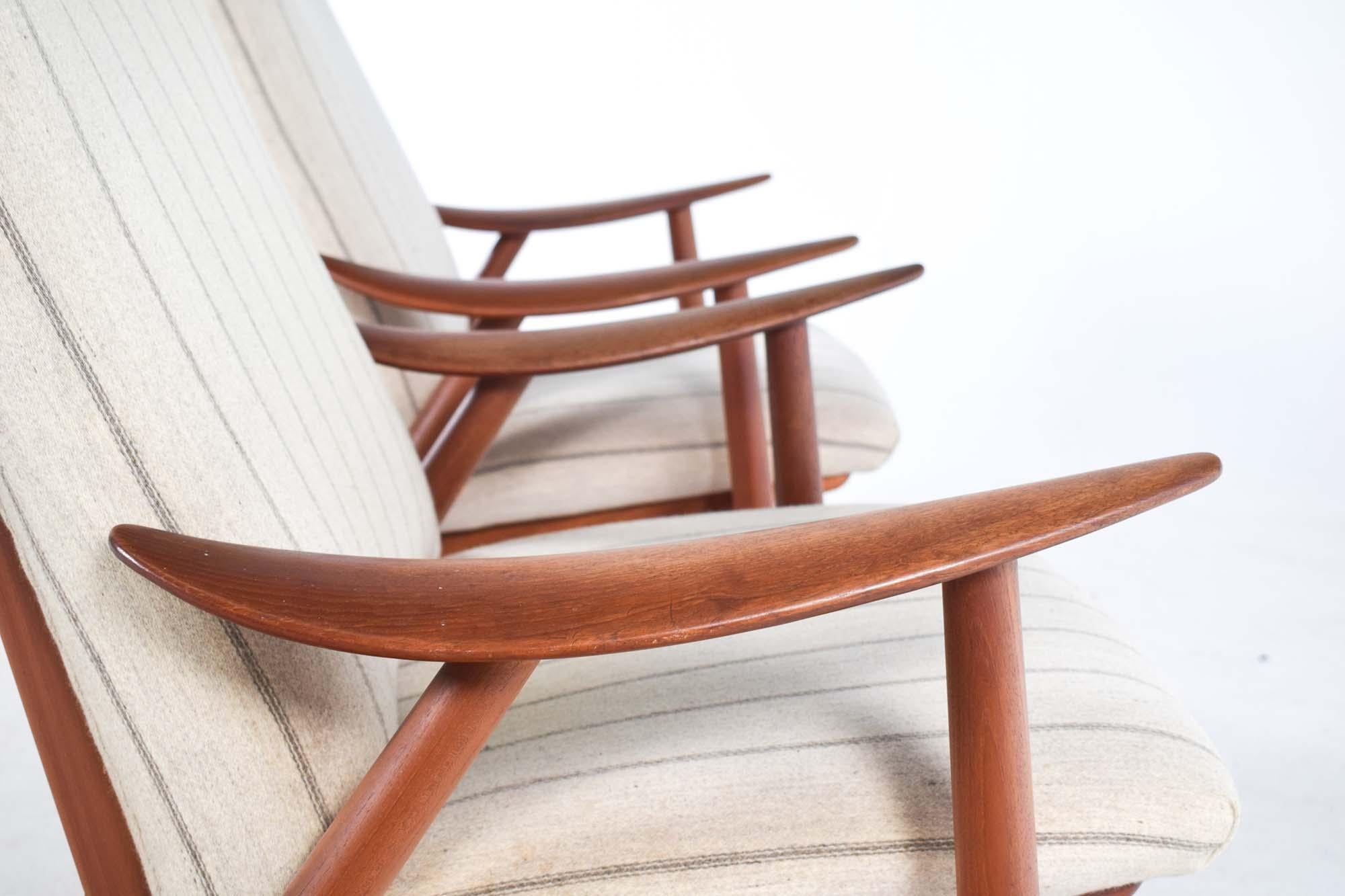 Mid Century Lounge Chair in Teak by Illum Wikkelsø Model 10  2