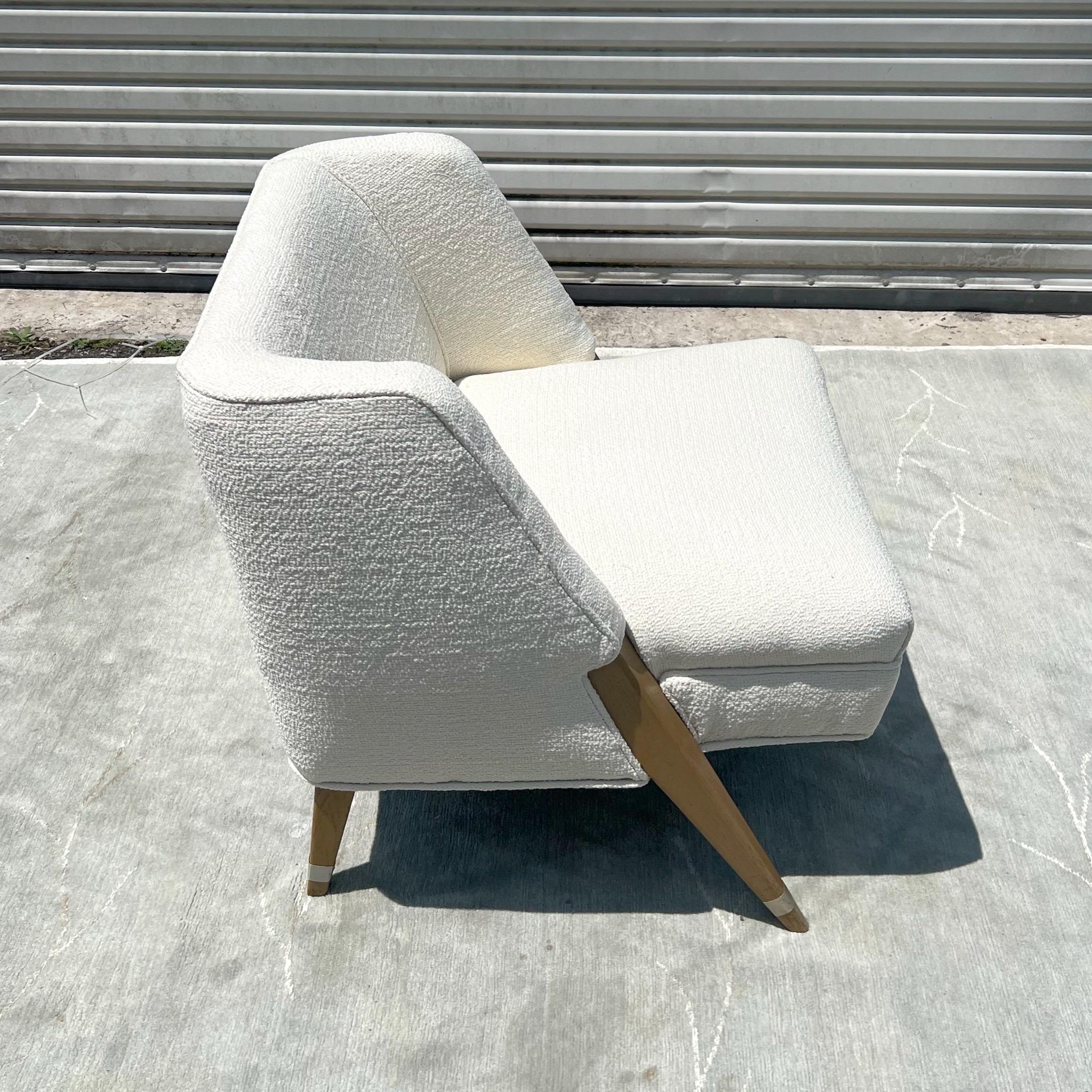 Mid-Century Modern Mid-Century Lounge Chair in the Style of Gio Ponti in Schumacher Boucle For Sale