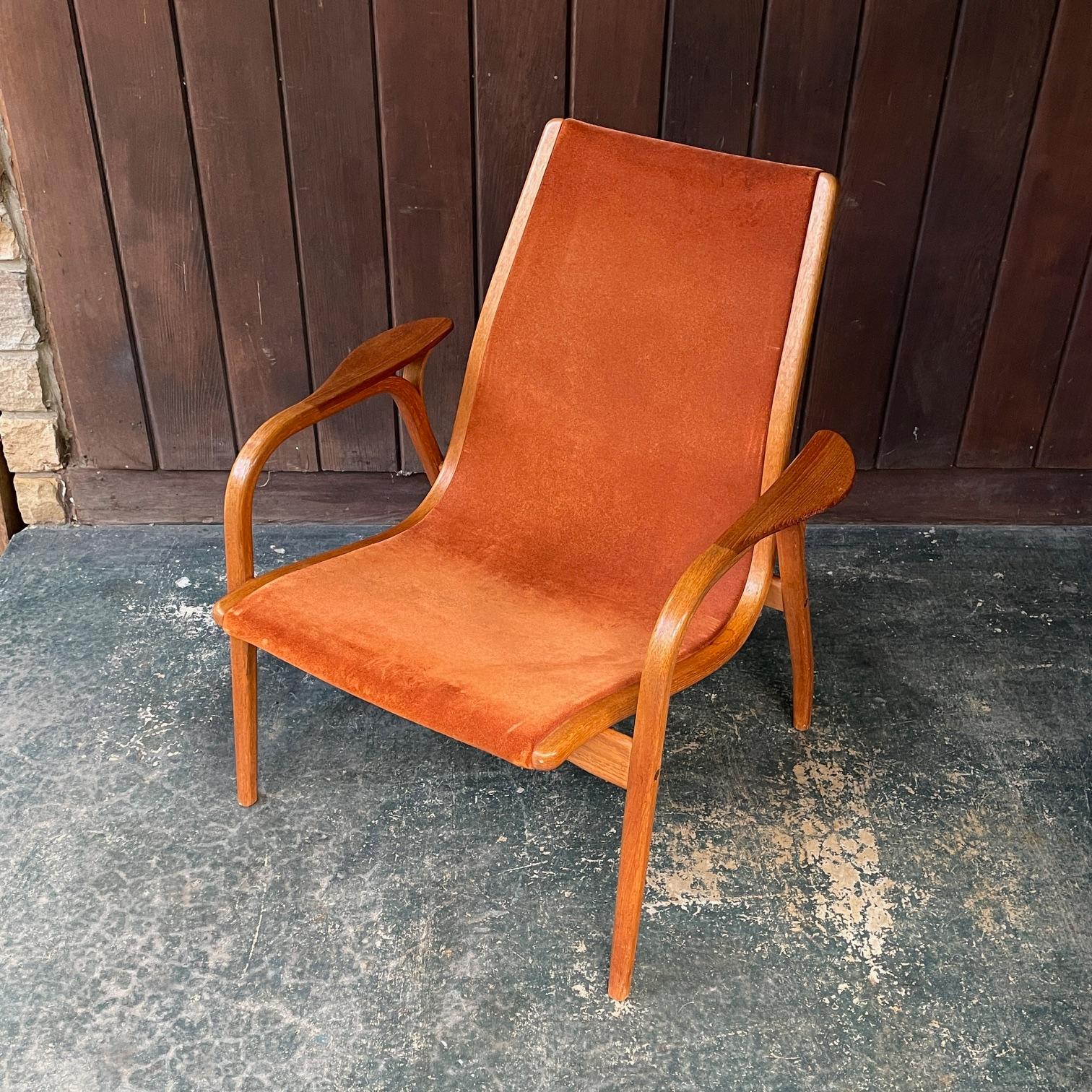 Scandinave moderne Chaise longue du milieu du siècle Rusty Cognac Daim Cuir Sling Swedese Yngve Ekstrom en vente
