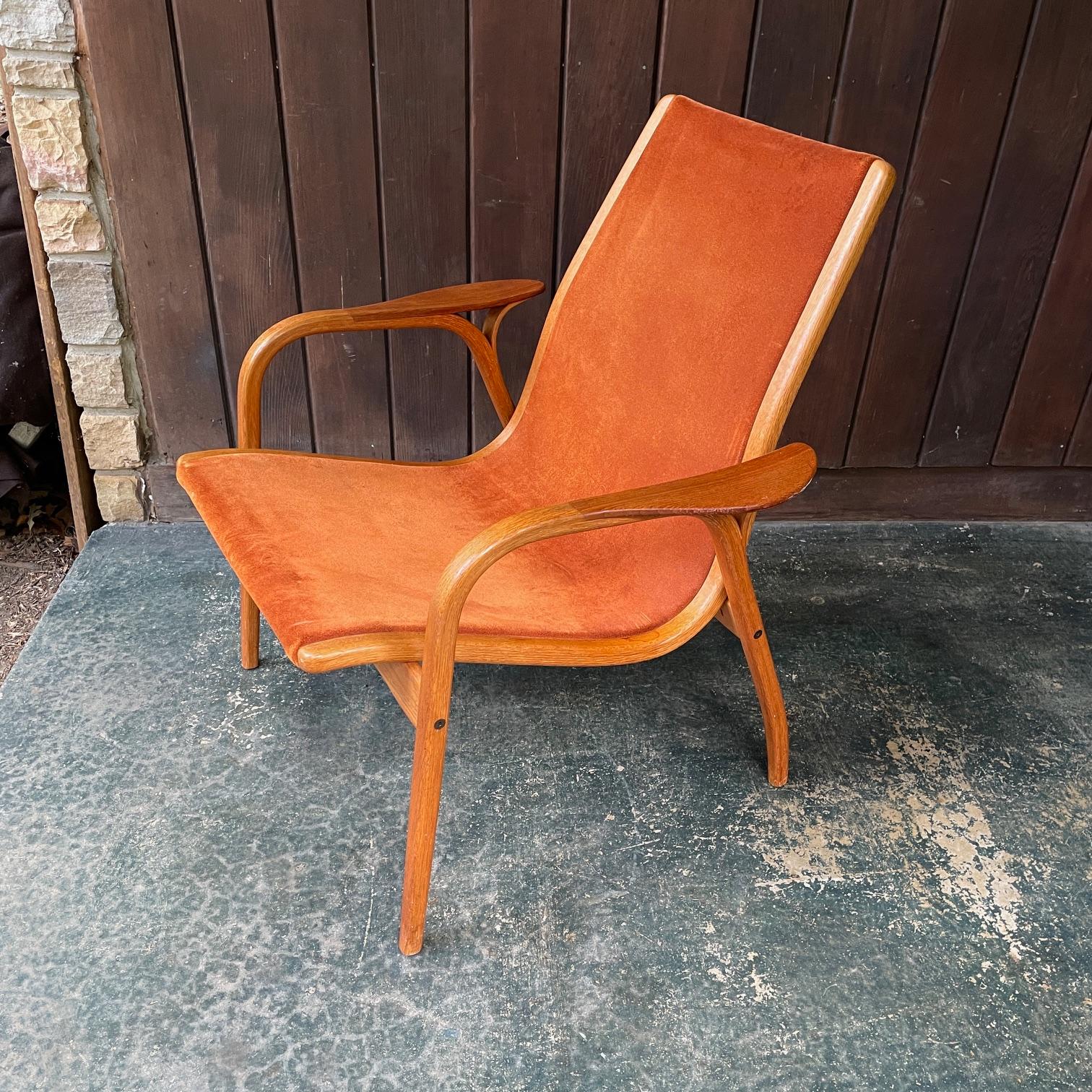 Suédois Chaise longue du milieu du siècle Rusty Cognac Daim Cuir Sling Swedese Yngve Ekstrom en vente