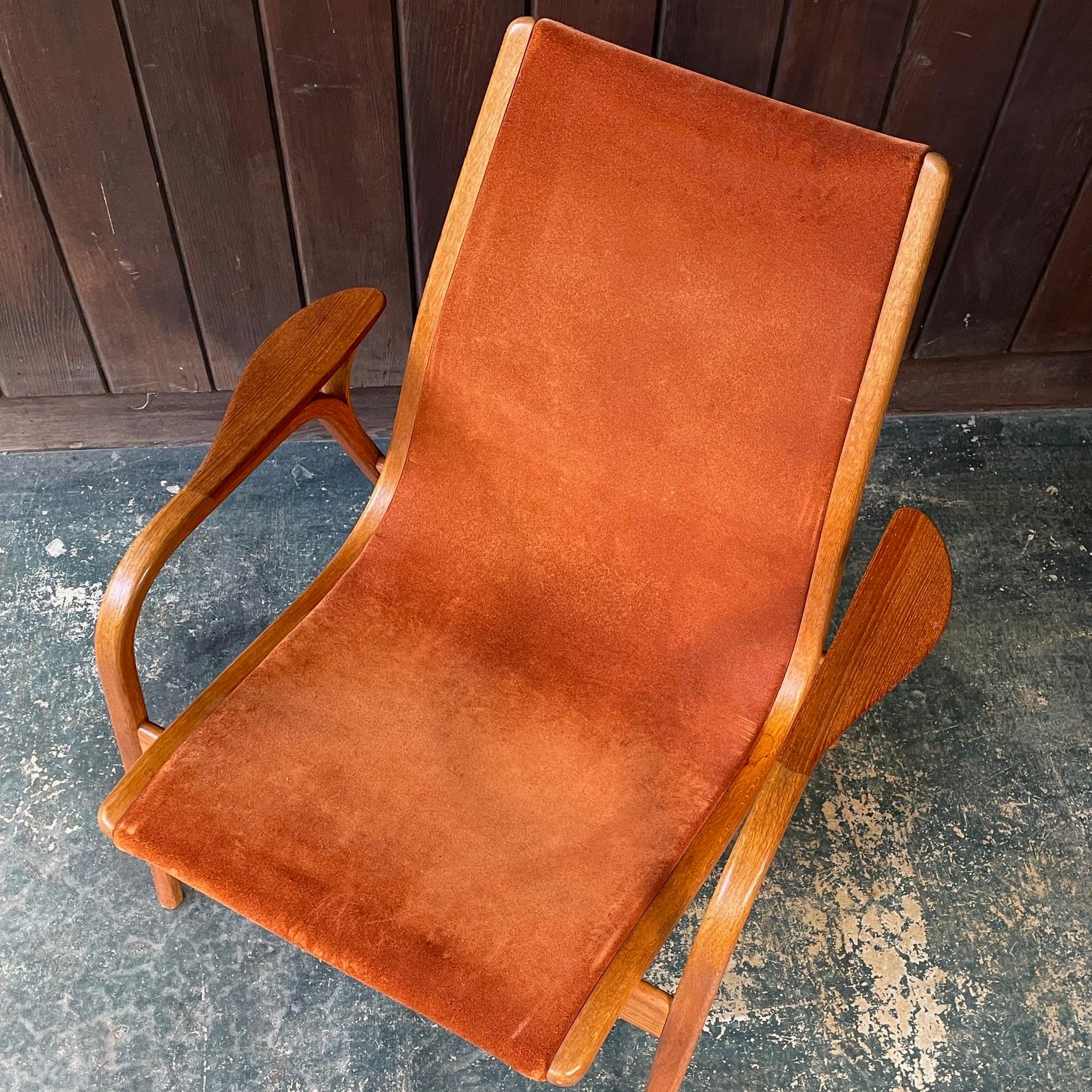 Milieu du XXe siècle Chaise longue du milieu du siècle Rusty Cognac Daim Cuir Sling Swedese Yngve Ekstrom en vente
