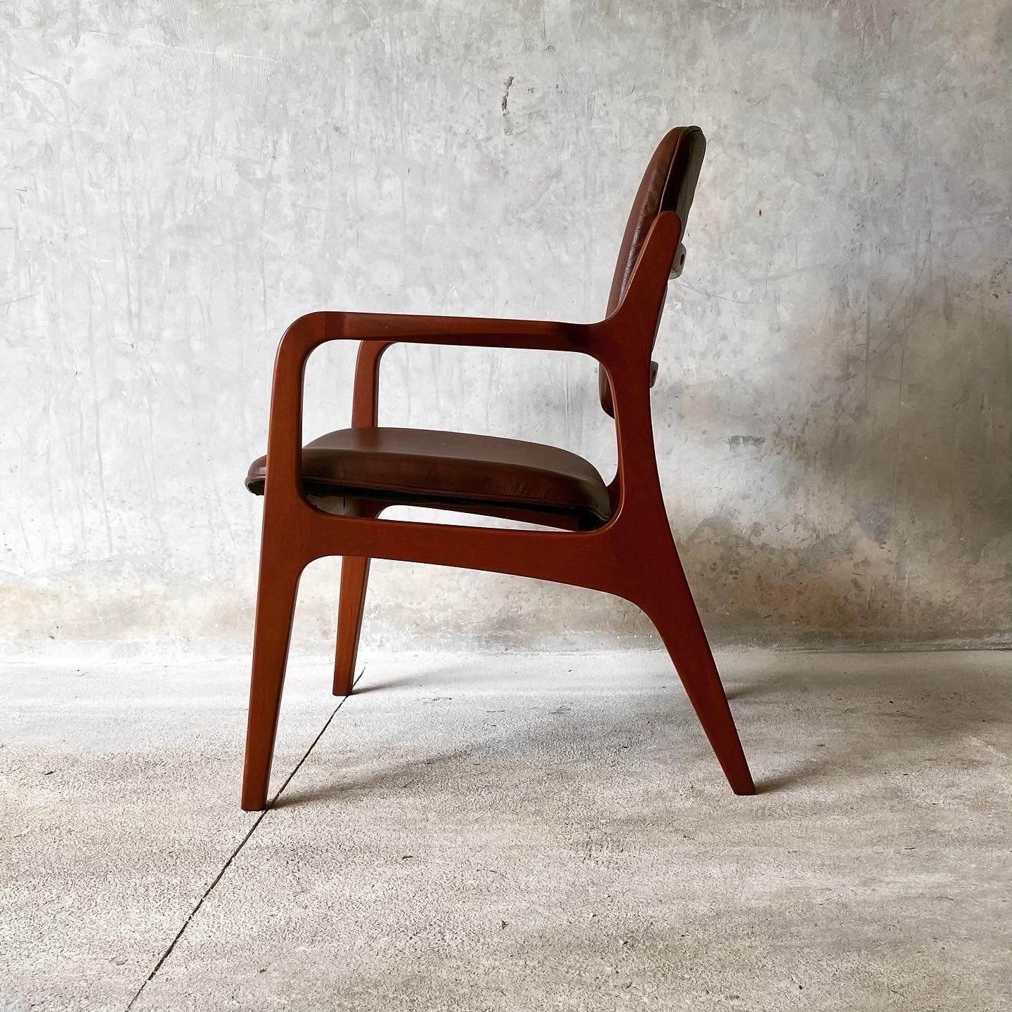 20th Century Mid Century Lounge Chair, Walnut, Leather Bordeaux For Sale