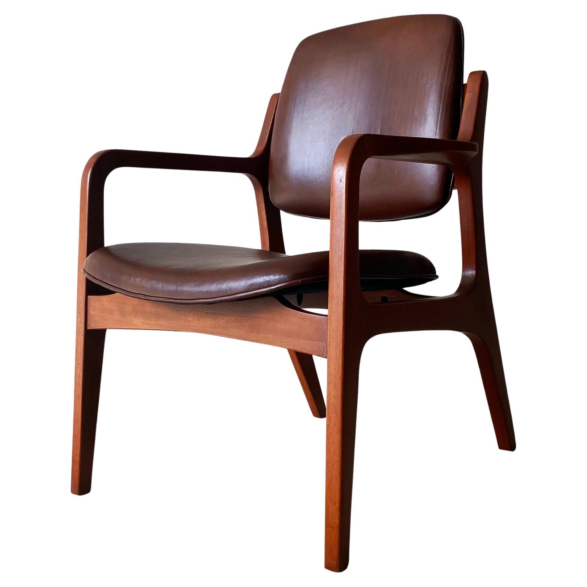 Mid Century Lounge Chair, Walnut, Leather Bordeaux For Sale