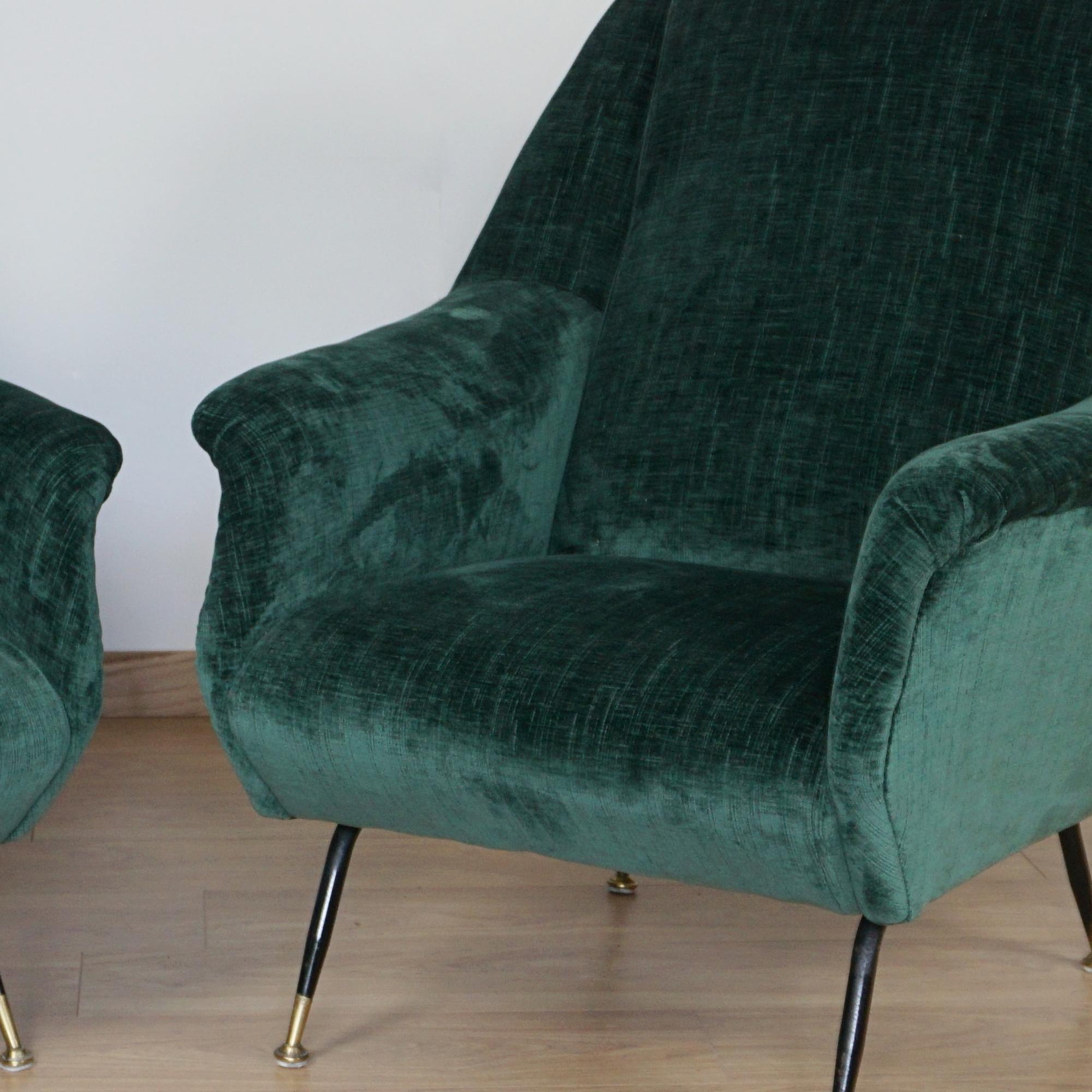 Mid-Century Lounge Chairs Attributed to Gigi Radice for Minotti. (Italienisch) im Angebot