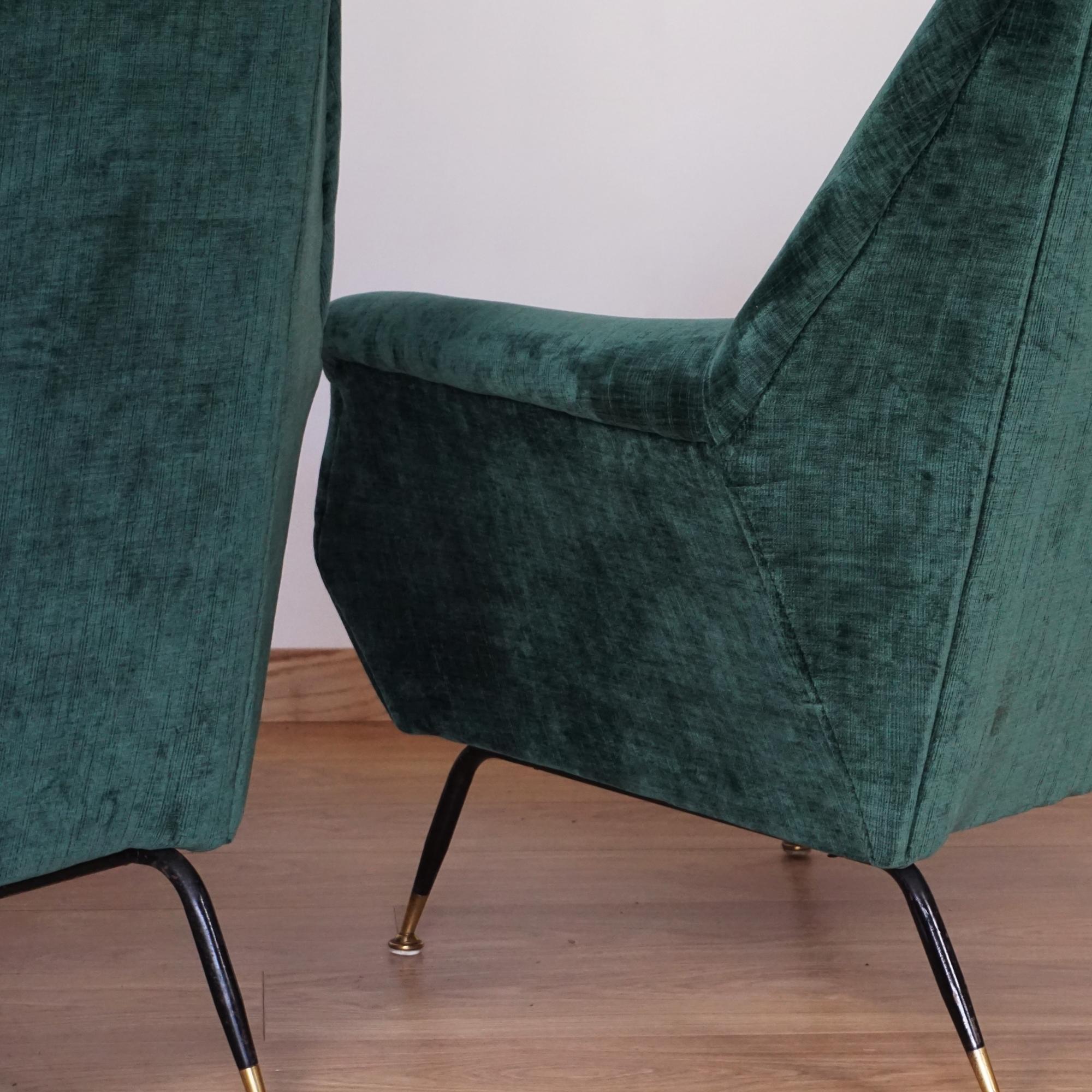 Mid-Century Lounge Chairs Attributed to Gigi Radice for Minotti. (Messing) im Angebot