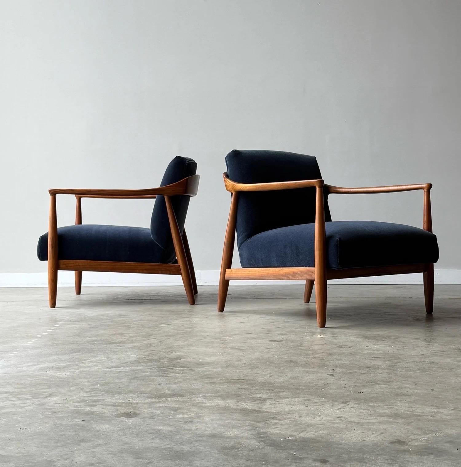 Mid-Century Lounge Chairs by Erwin Lambeth for Tomlinson - a Pair For Sale