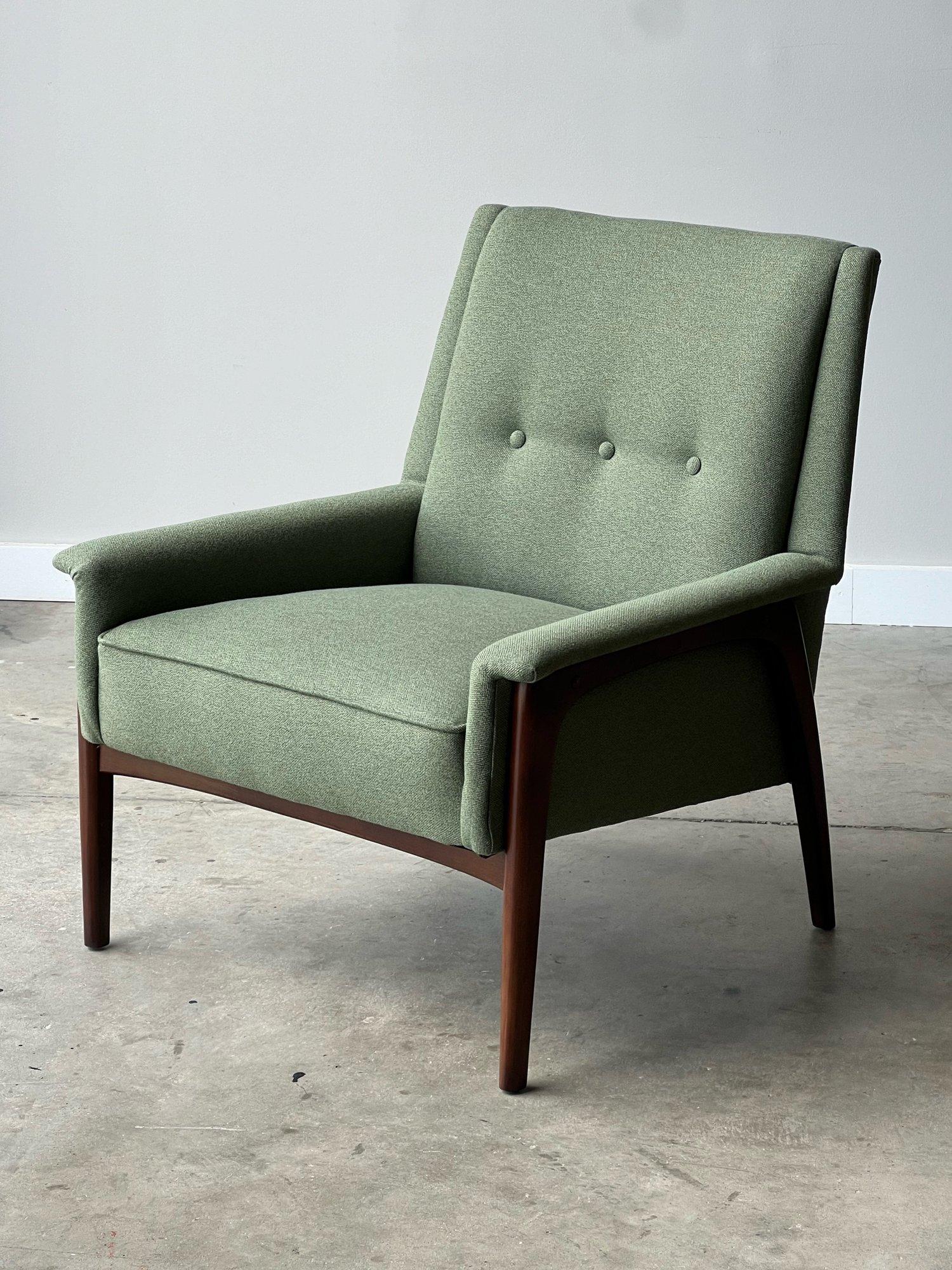 Mid-Century Lounge Chairs by Kroehler - a Pair For Sale 2