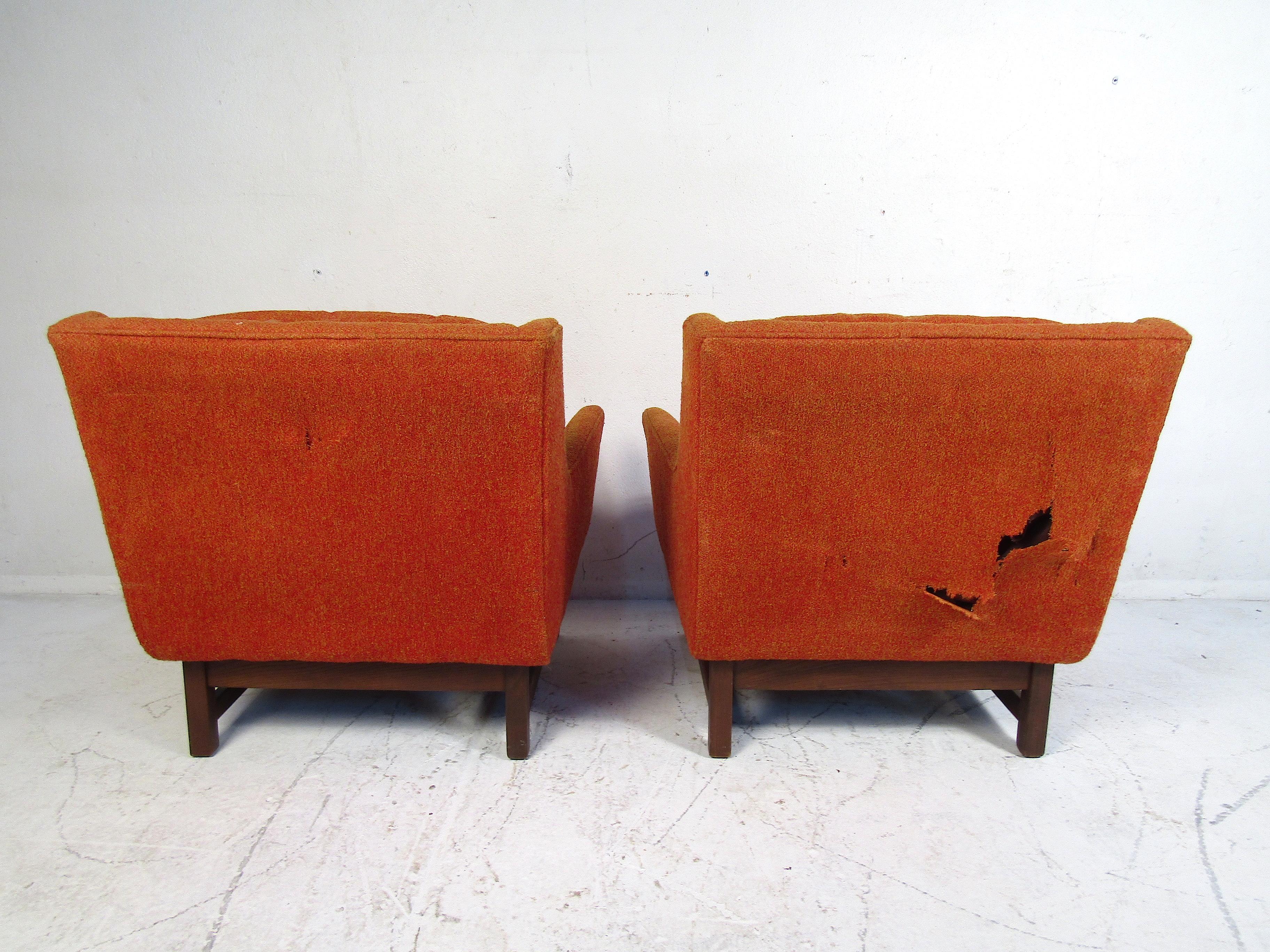 Midcentury Lounge Chairs by Selig, a Pair For Sale 1