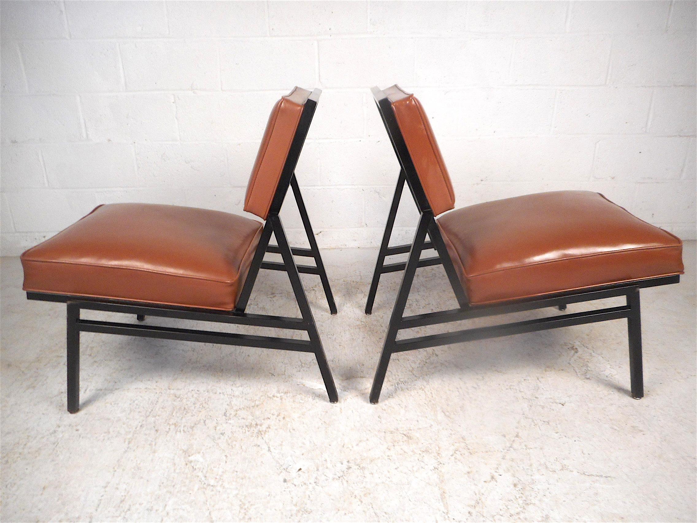 Mid-Century Modern Midcentury Lounge Chairs by Steelcase, a Pair For Sale