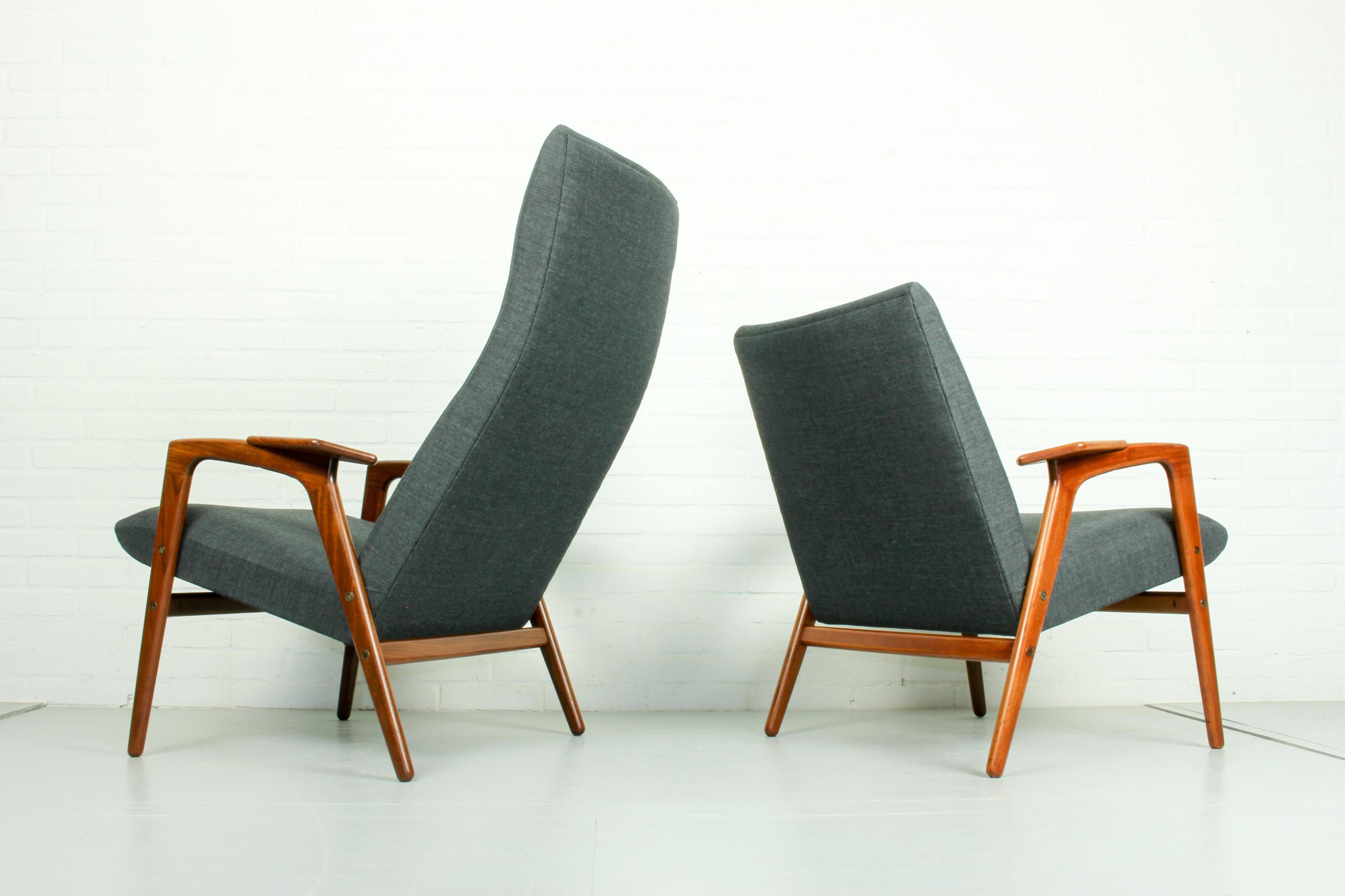 Very nice set of high and low easy chair by Yngve Ekström for Pastoe. The original design for these chairs was part of the Mingo-series and made for ESE-möbler / Swedese. The models we have were documented in the Pastoe catalogs and were displayed