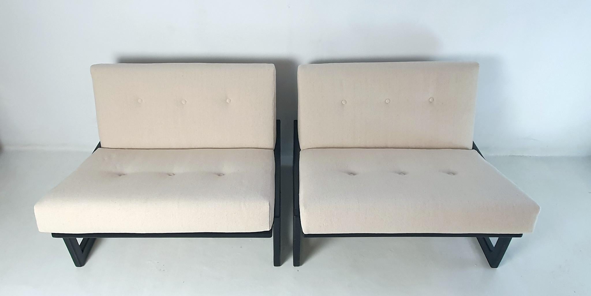 Introducing the fabulous pair of Italian 'Carlotta' armchairs designed in 1967 by Afra & Tobia Scarpa for Cassina. These babies have undergone a complete professional makeover, with brand new cushions in high-quality cotton/linen fabric and a frame