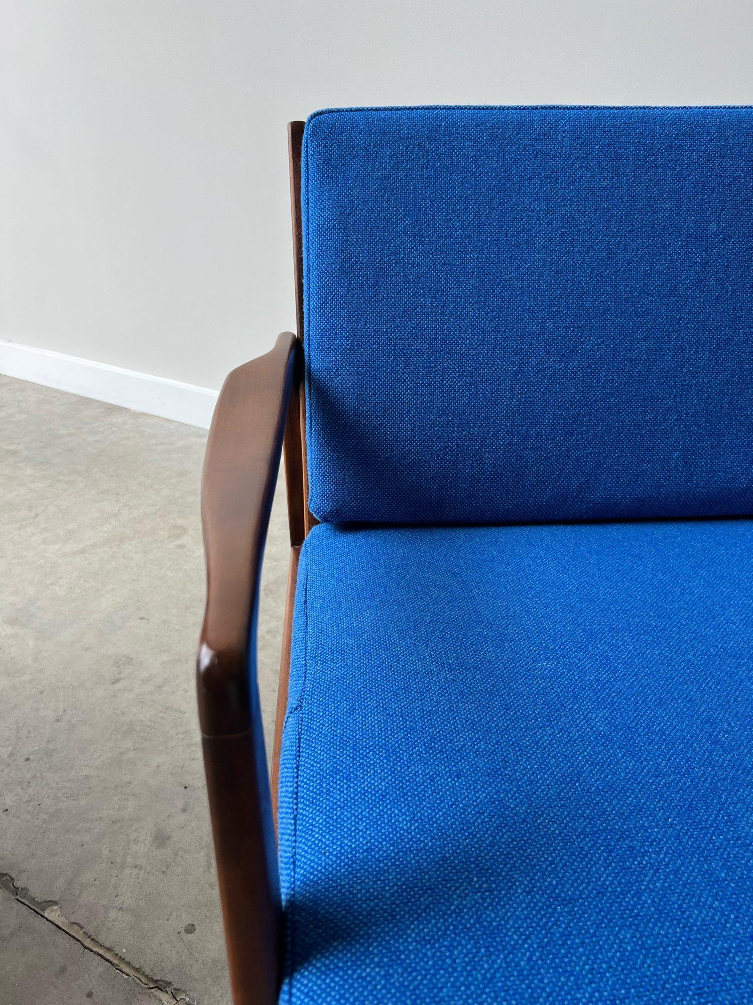 Mid-Century Lounge Chairs in Vibrant Blue - a Pair 2