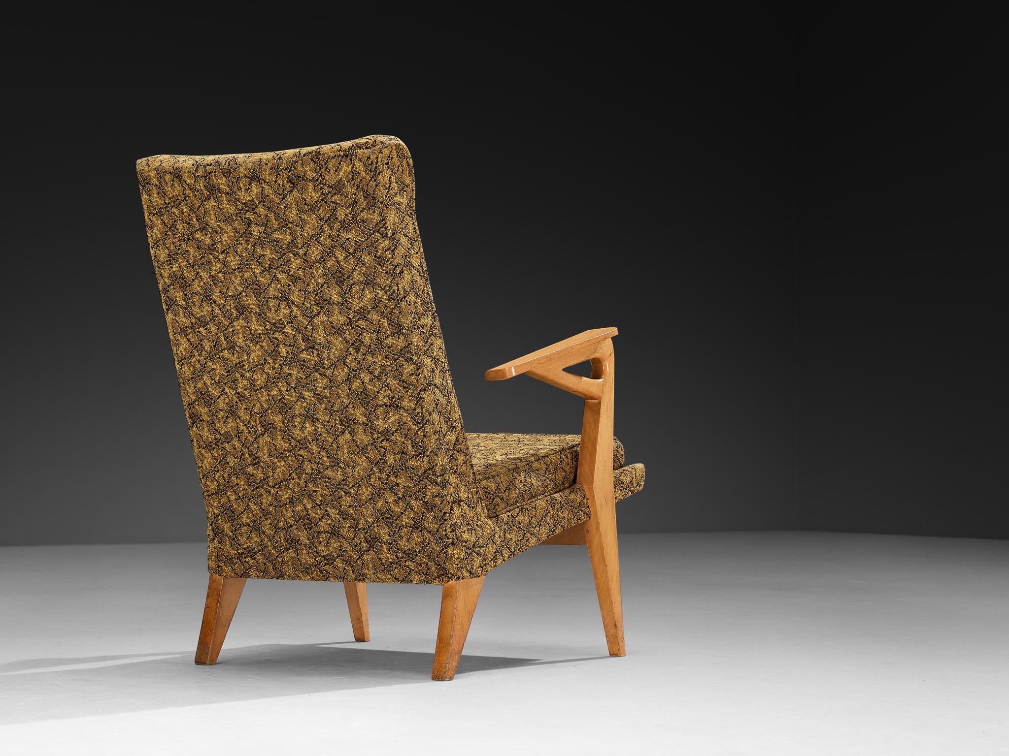 Sillas de salón de mediados de siglo con marcos de madera escultóricos Moderno de mediados de siglo en venta