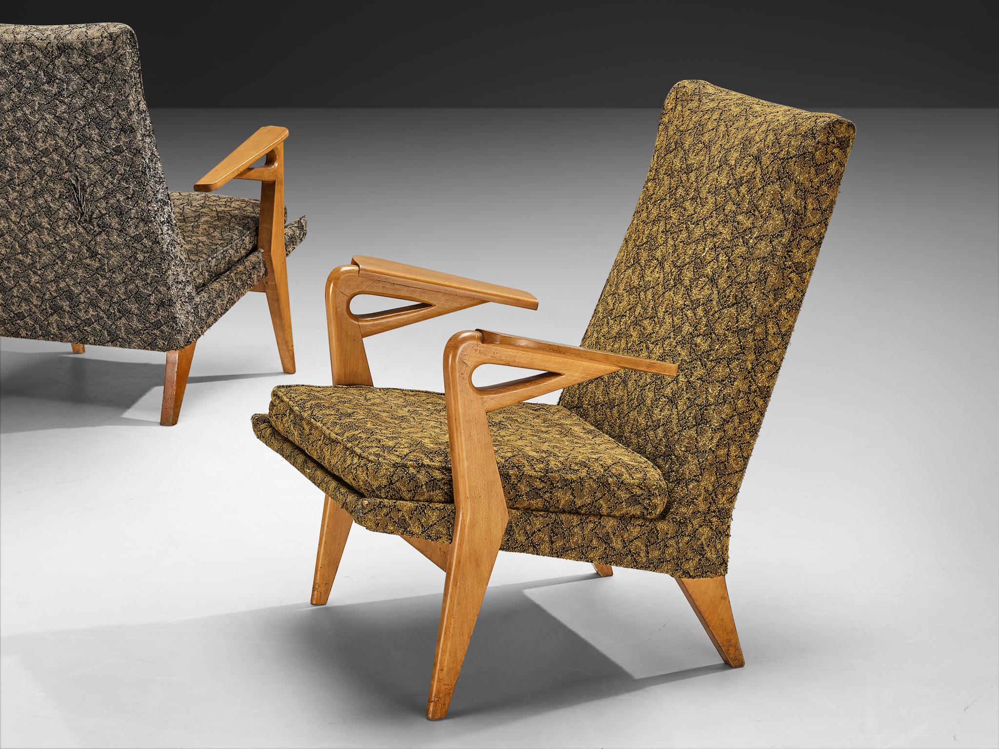 Sillas de salón de mediados de siglo con marcos de madera escultóricos Europeo en venta