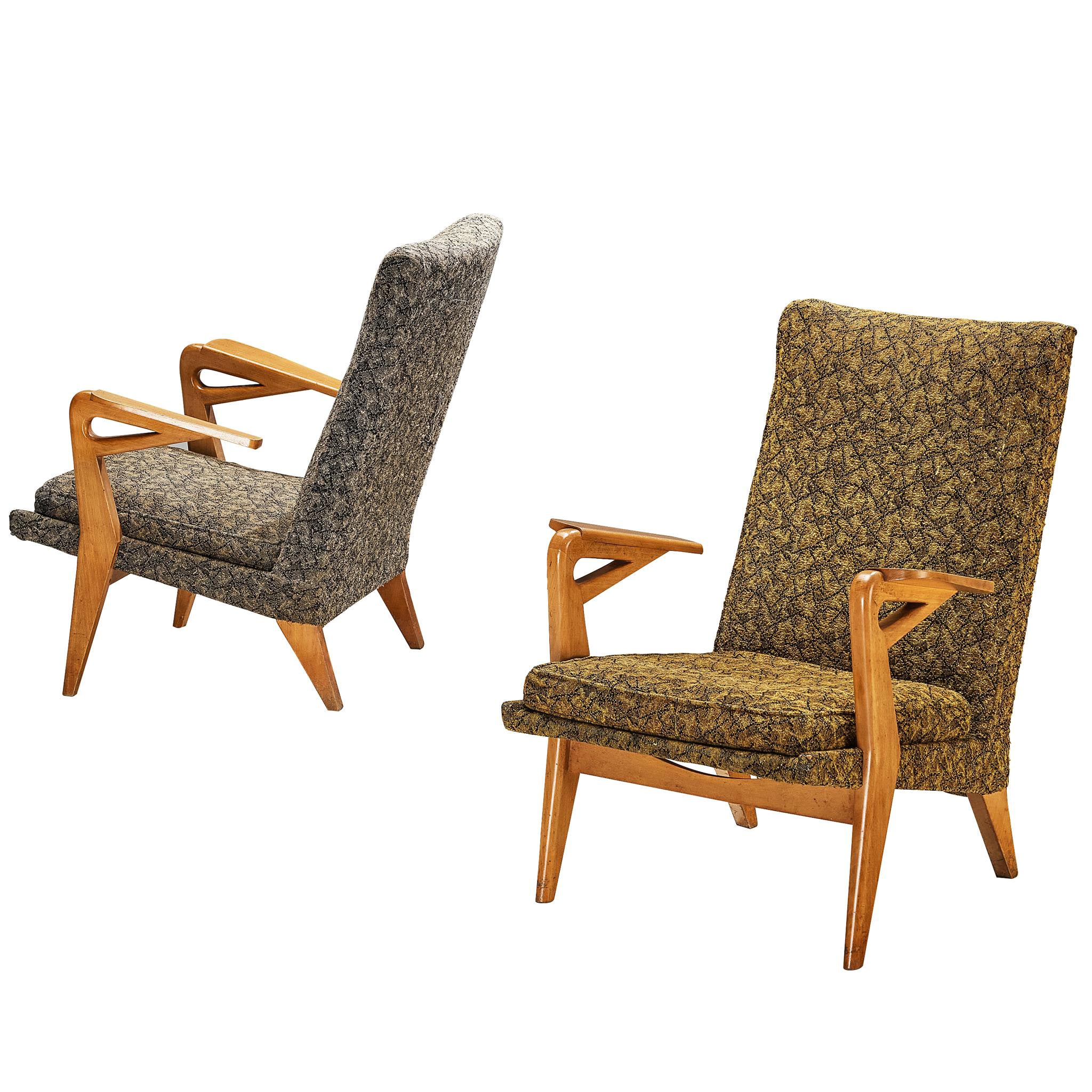 Sillas de salón de mediados de siglo con marcos de madera escultóricos en venta