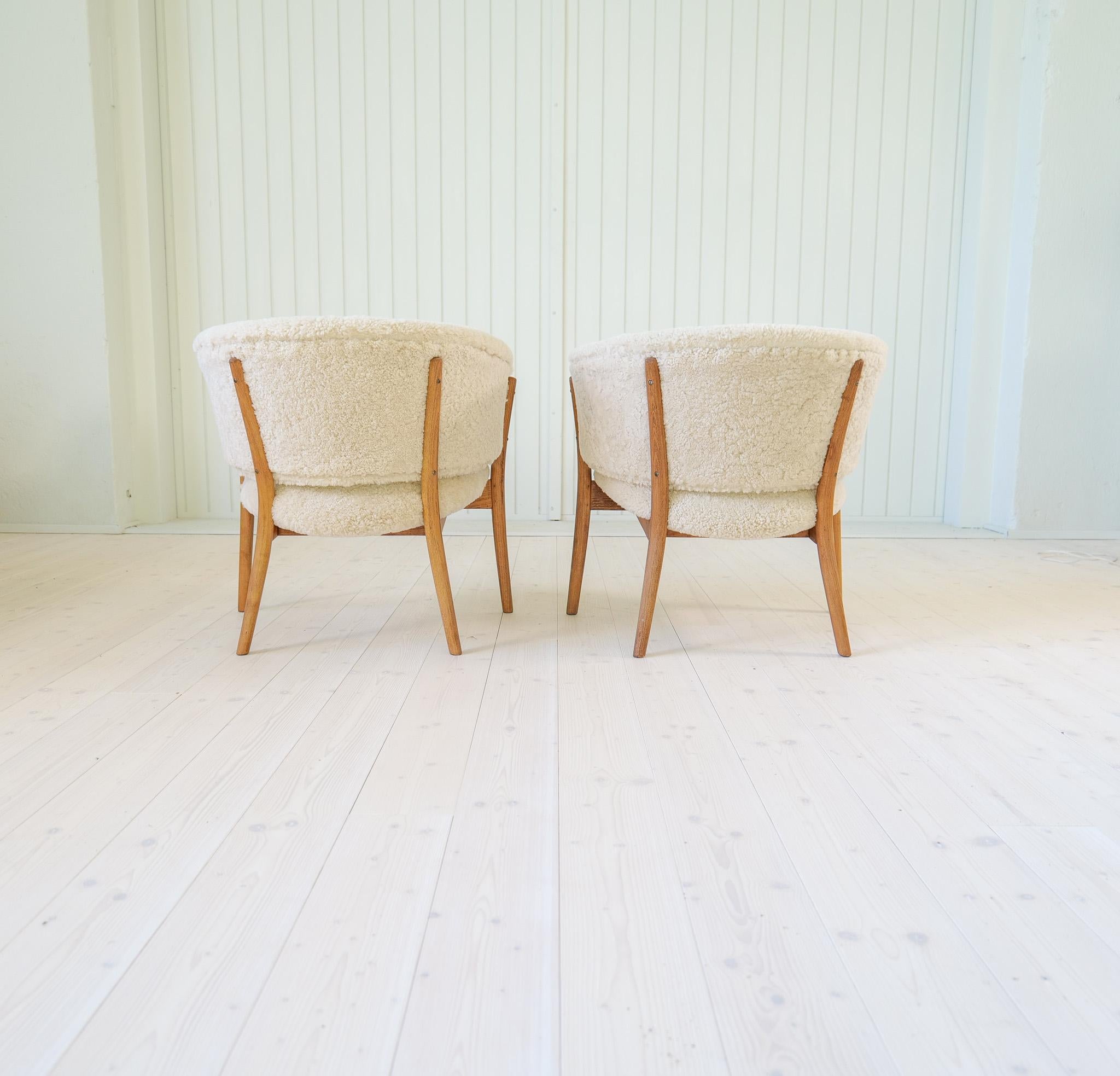Mid-Century Lounge Chairs in Sheepskin/Shearling and Stained Wood, Sweden, 1962 For Sale 1