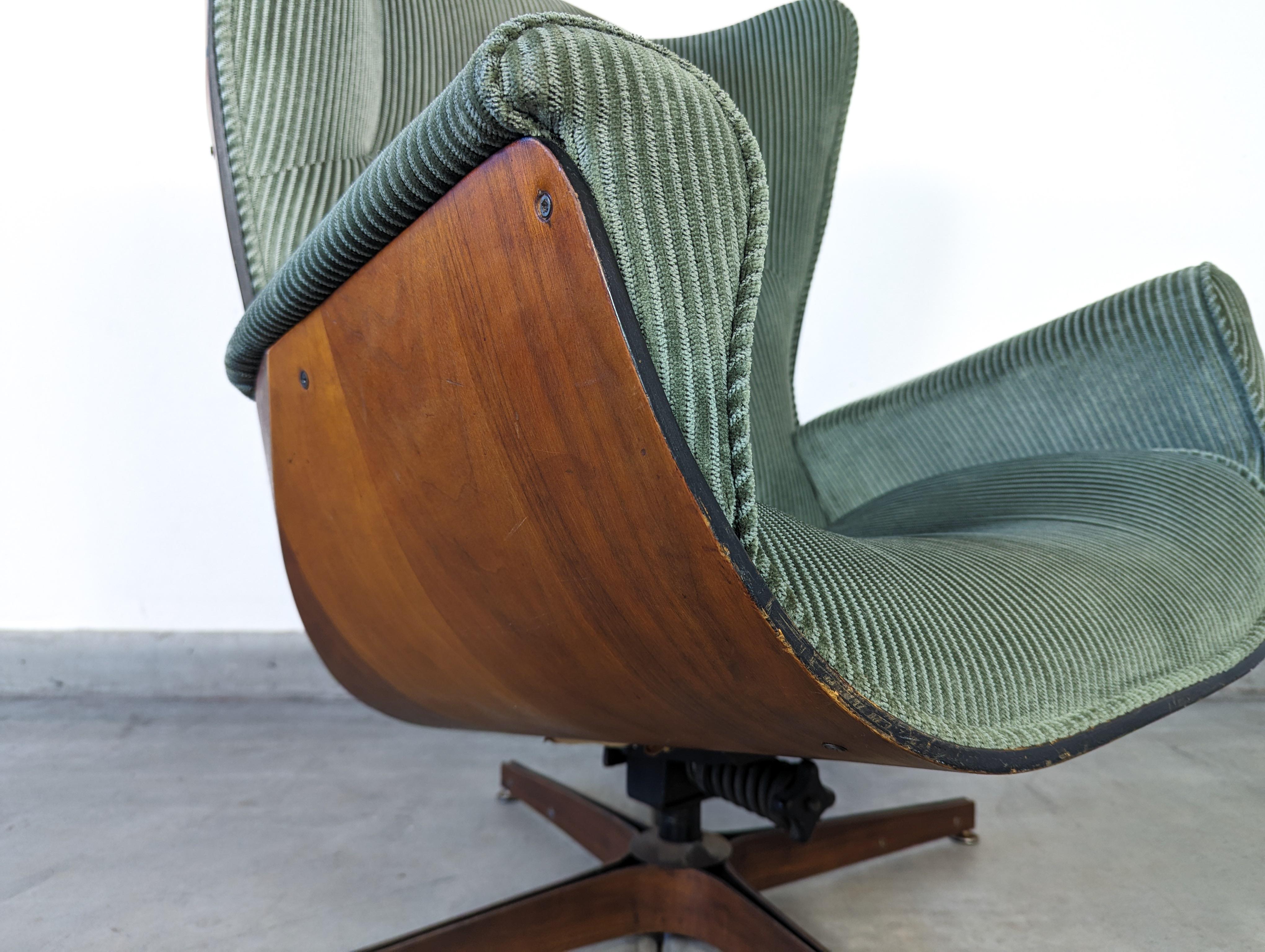 Mid-20th Century Mid Century Lounge Wingback Mr Chair by George Mulhauser for Plycraft, c1960s
