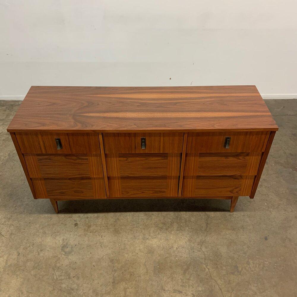 Mid-Century Louvered Lowboy Dresser In Good Condition In Los Angeles, CA