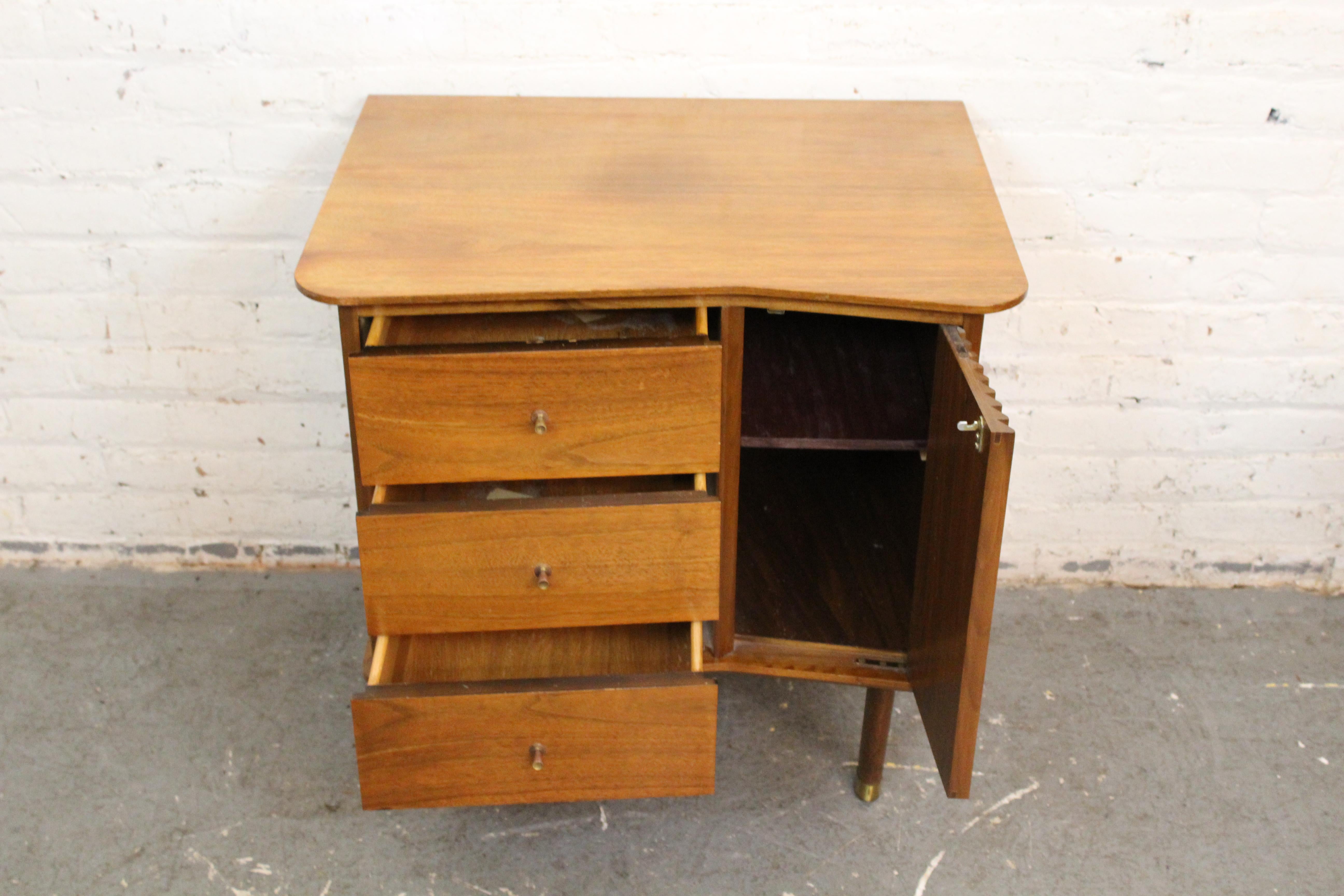 Mid-Century Louvered Walnut Nightstands by United Furniture 1