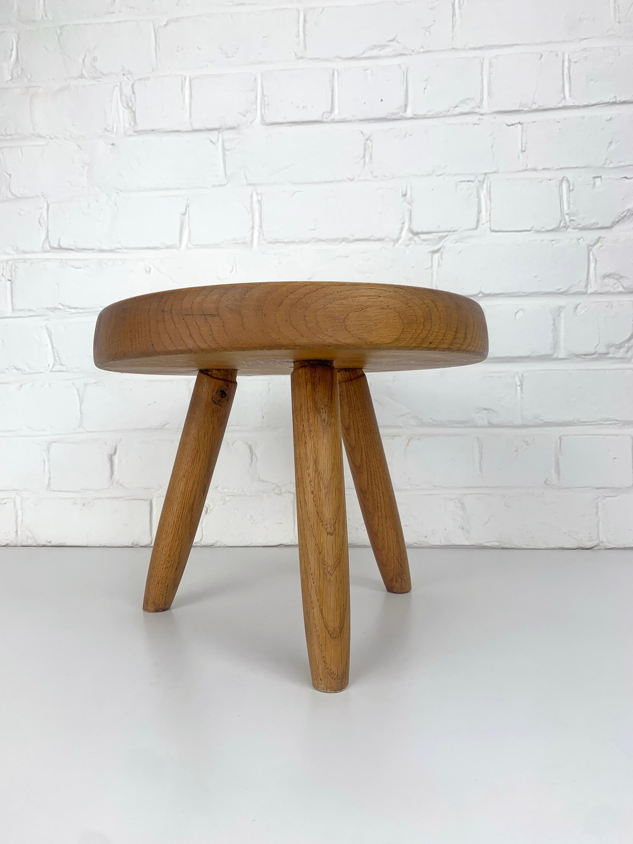 Mid-Century moderno Sgabello Berger basso in frassino di metà secolo Charlotte Perriand Steph Simon Paris, 1950 in vendita