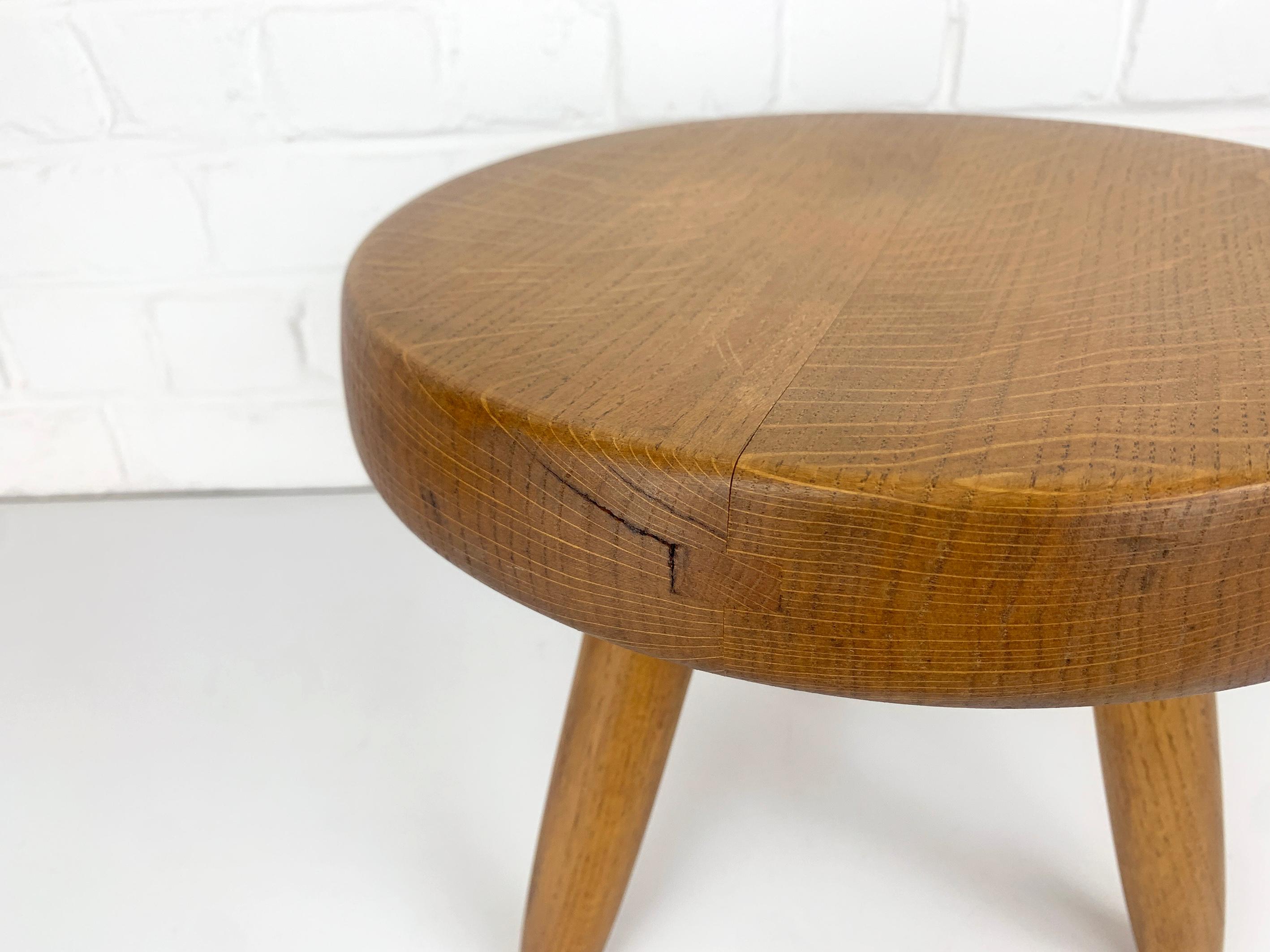 Sgabello Berger basso in frassino di metà secolo Charlotte Perriand Steph Simon Paris, 1950 In condizioni buone in vendita a Vorst, BE