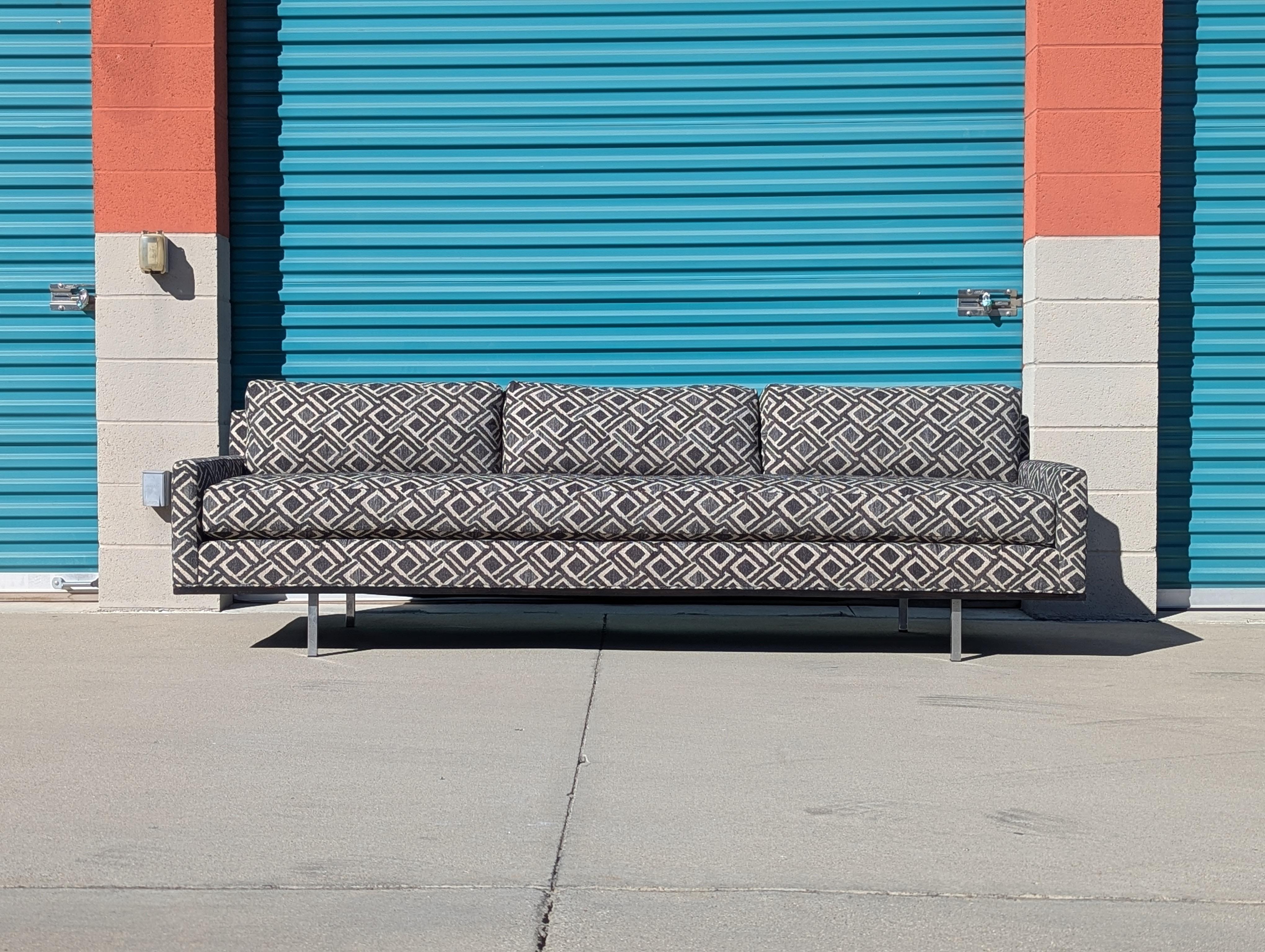 Tissu Canapé du milieu du siècle dernier à la manière de Milo Baughman, vers 1970 en vente