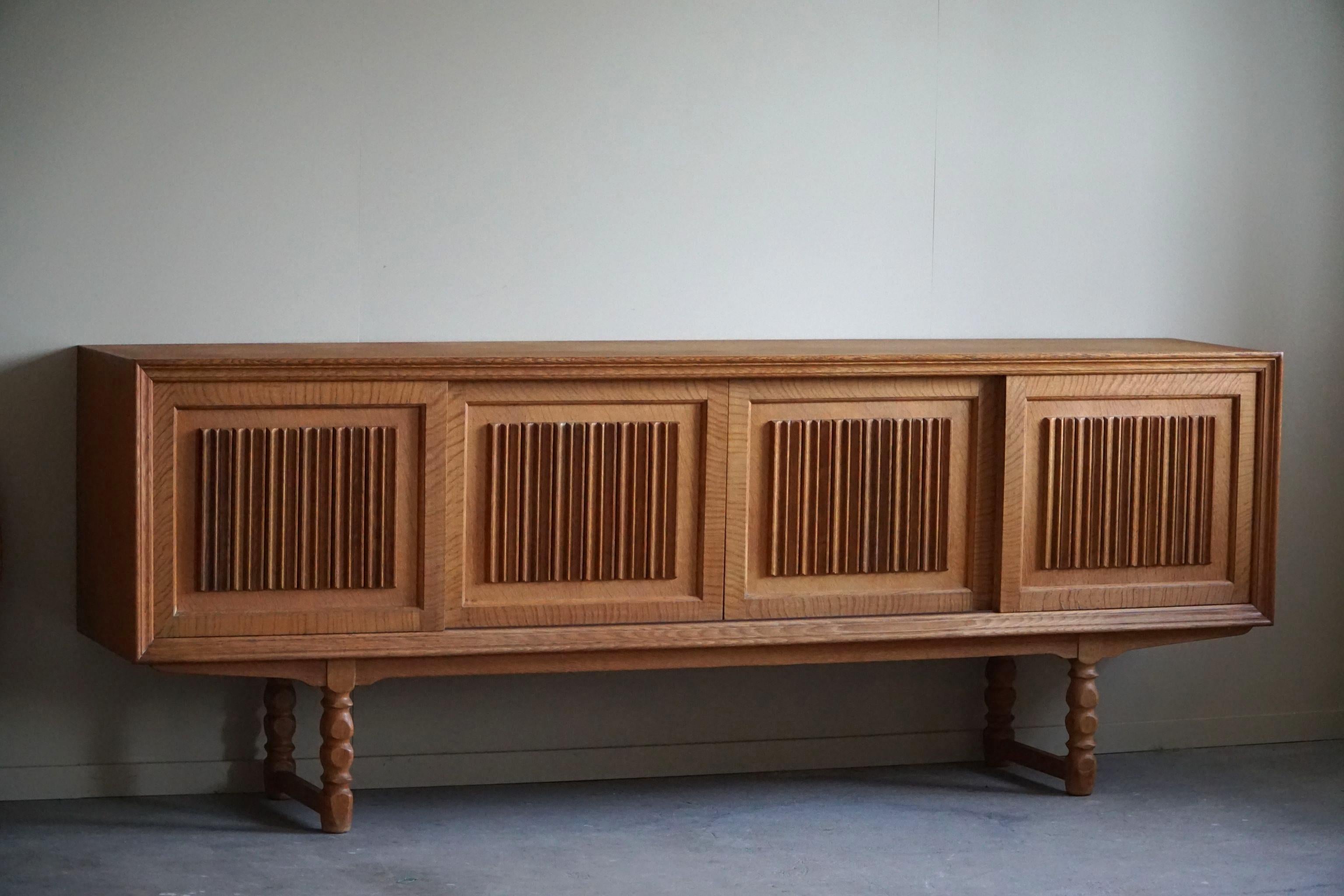 Mid Century Low Sculptural Sideboard in Oak, Made by a Danish Cabinetmaker, 1960 For Sale 3