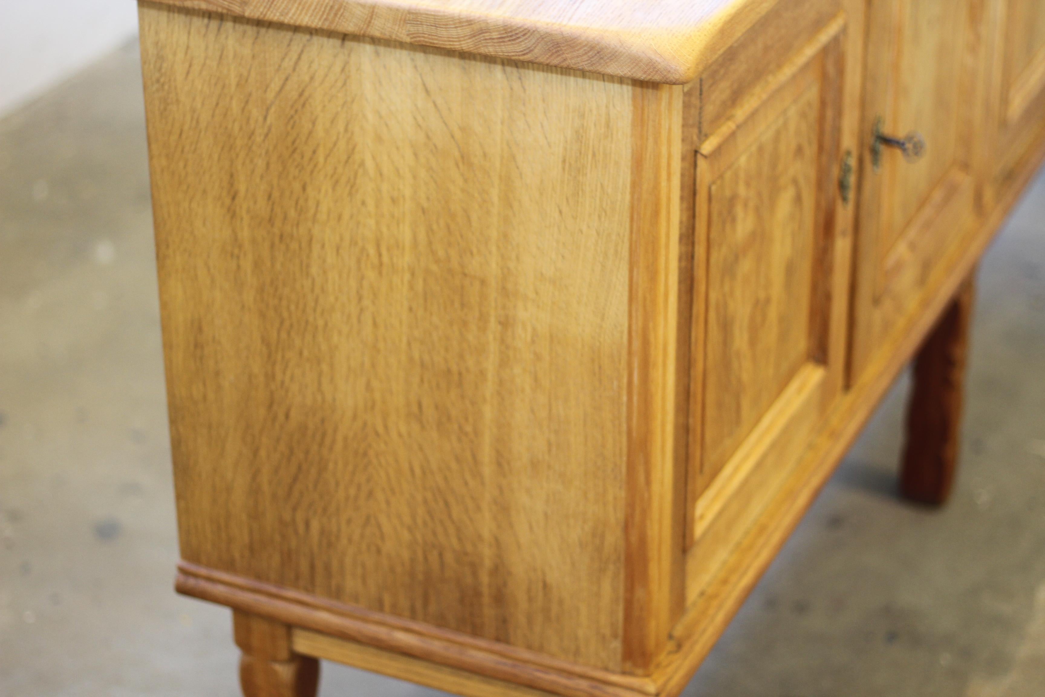 Mid-Century Low Sideboard Cabinet in Oak, Danish style of Henning Kjærnulf, 1960 7