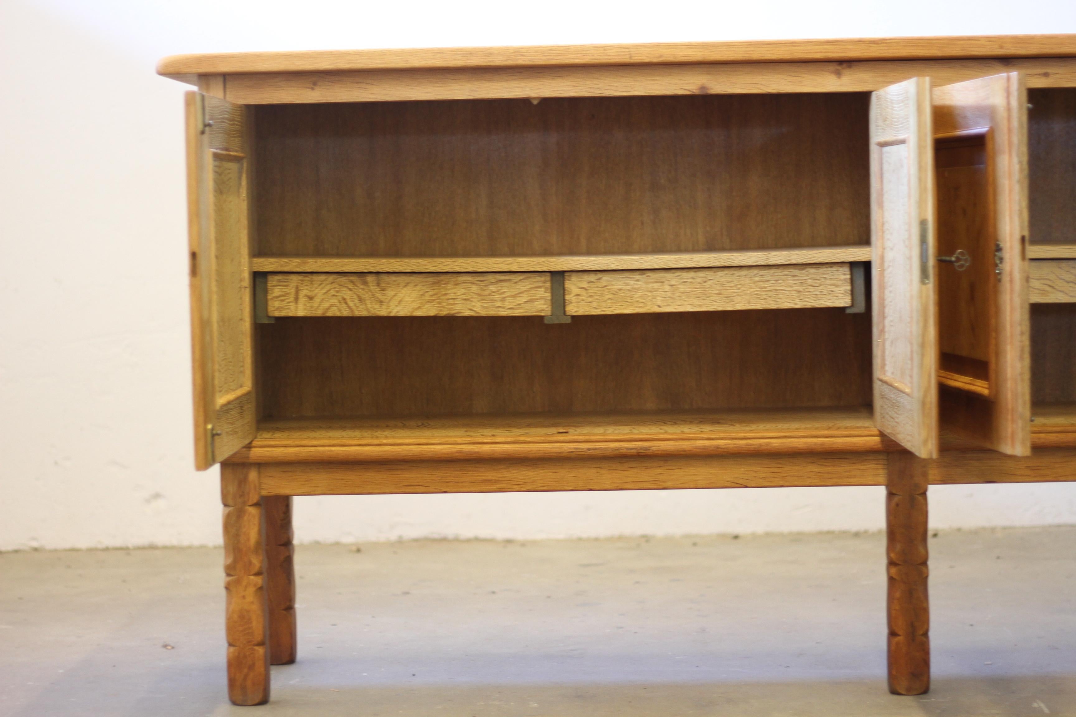 Mid-Century Low Sideboard Cabinet in Oak, Danish style of Henning Kjærnulf, 1960 10