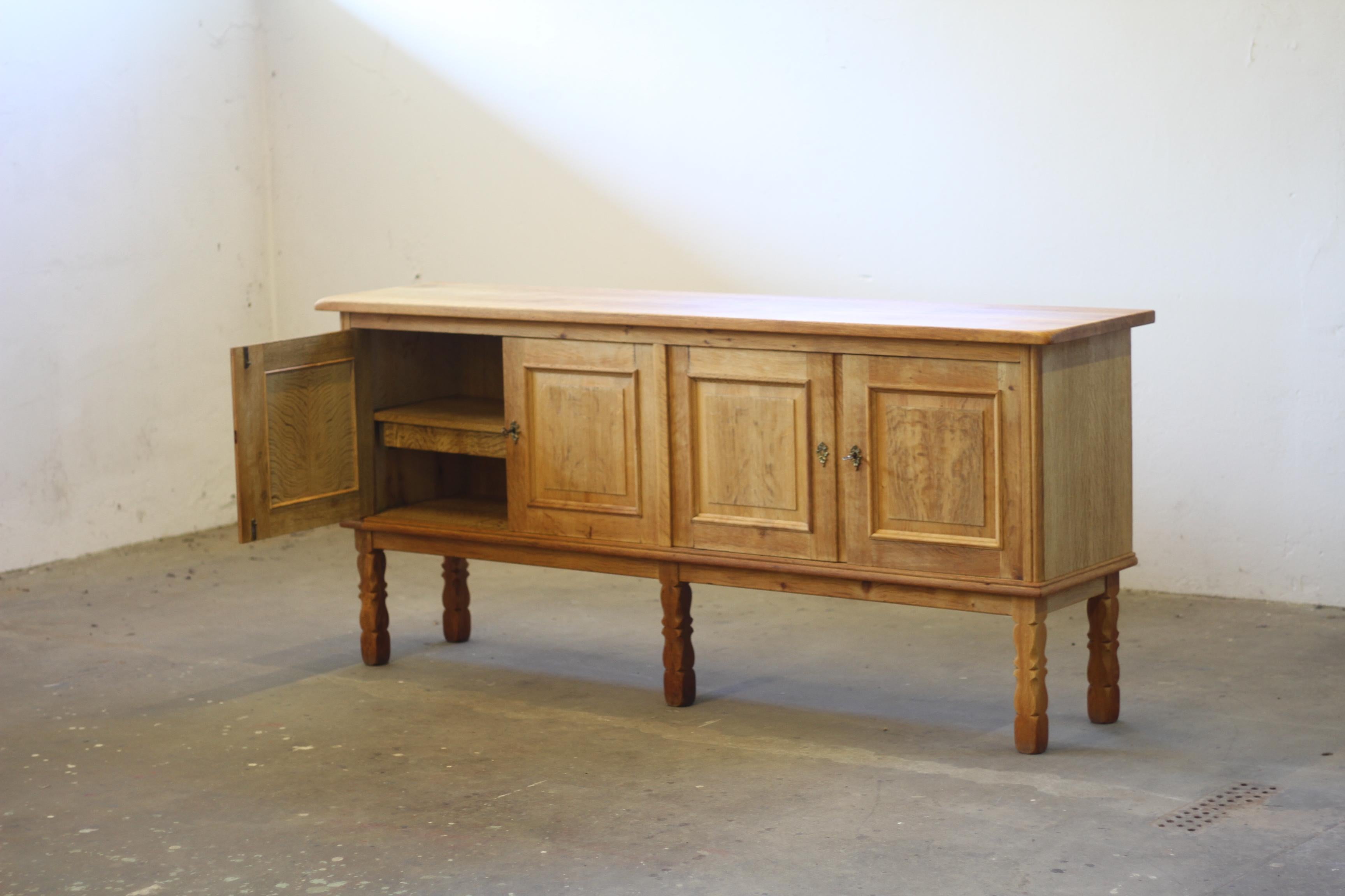Mid-Century Low Sideboard Cabinet in Oak, Danish style of Henning Kjærnulf, 1960 11