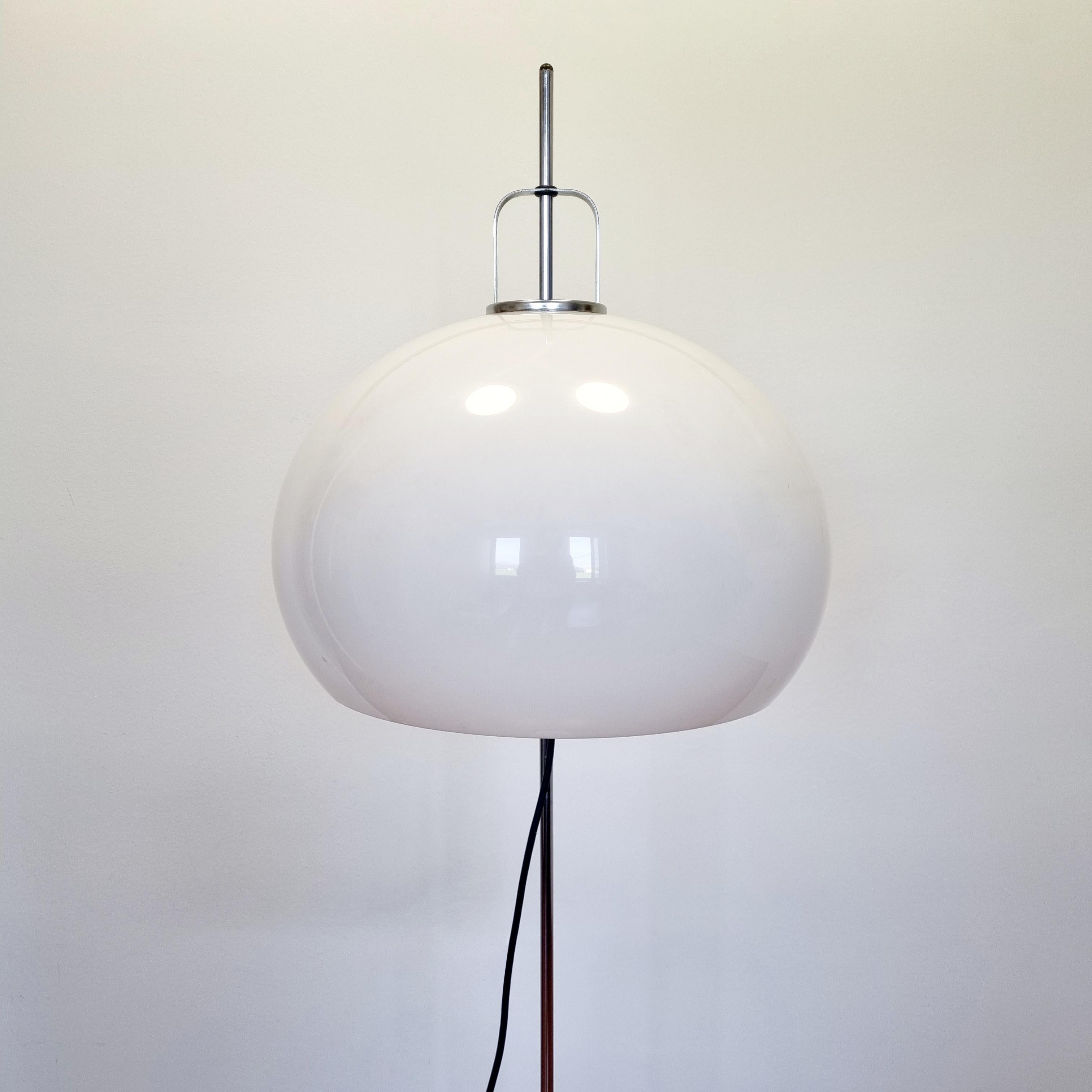 Italian Mid-Century Lucerne Floor Lamp Designed by Luigi Massoni for Guzzini, Italy, 70s