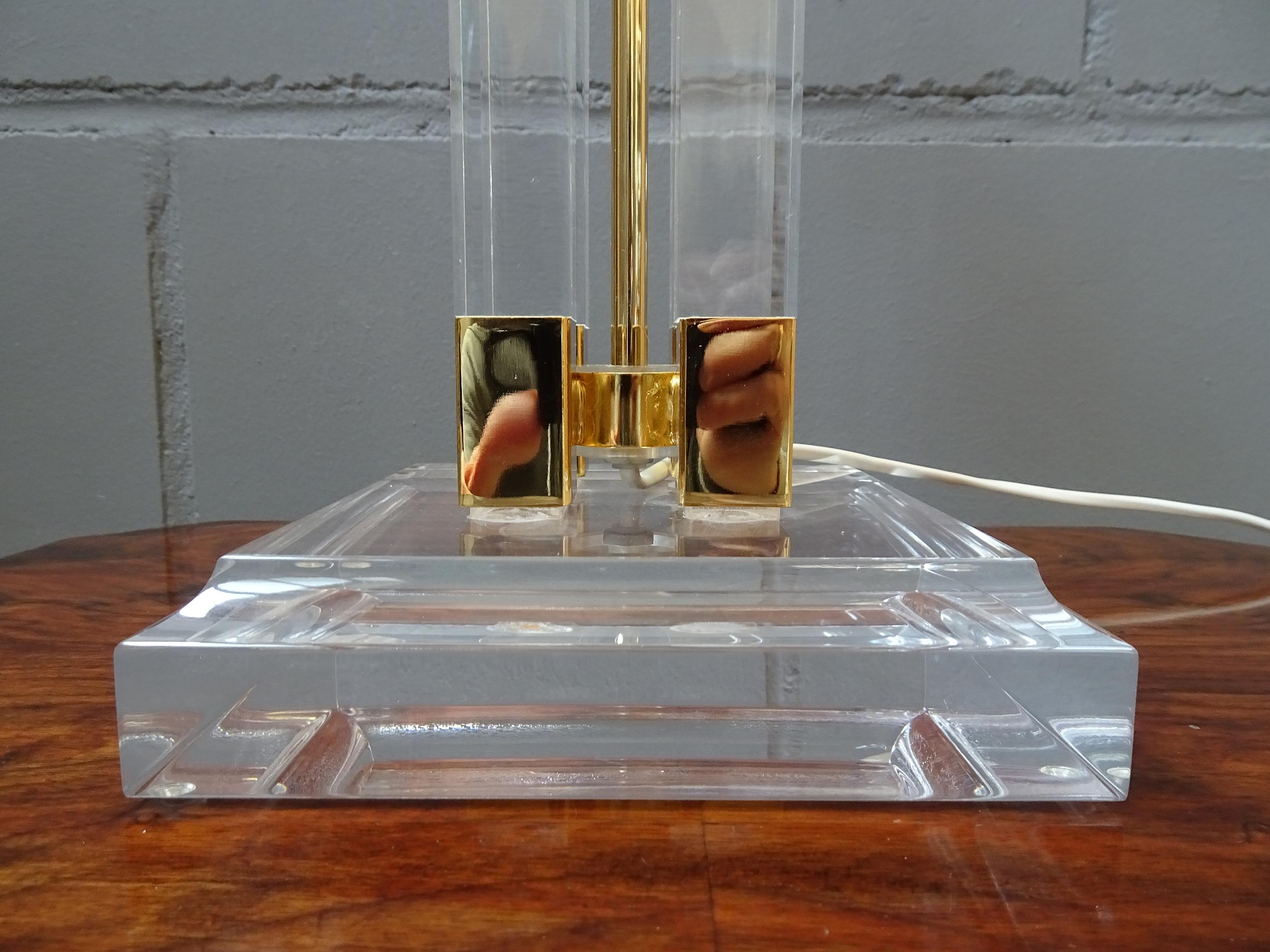 Mid-Century Lucite and Brass Table Lamp, 1970s For Sale 2