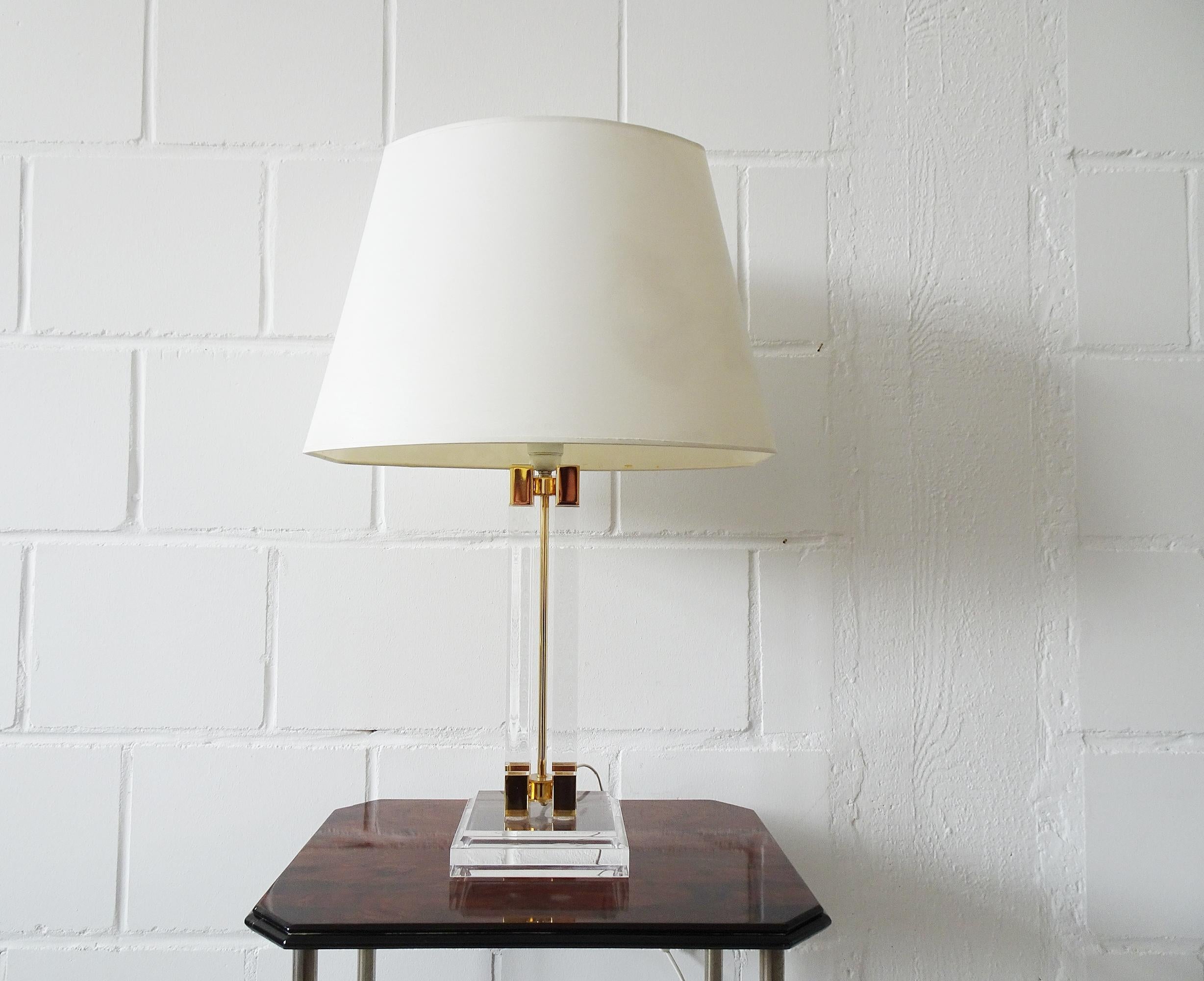 German Mid-Century Lucite and Brass Table Lamp, 1970s For Sale