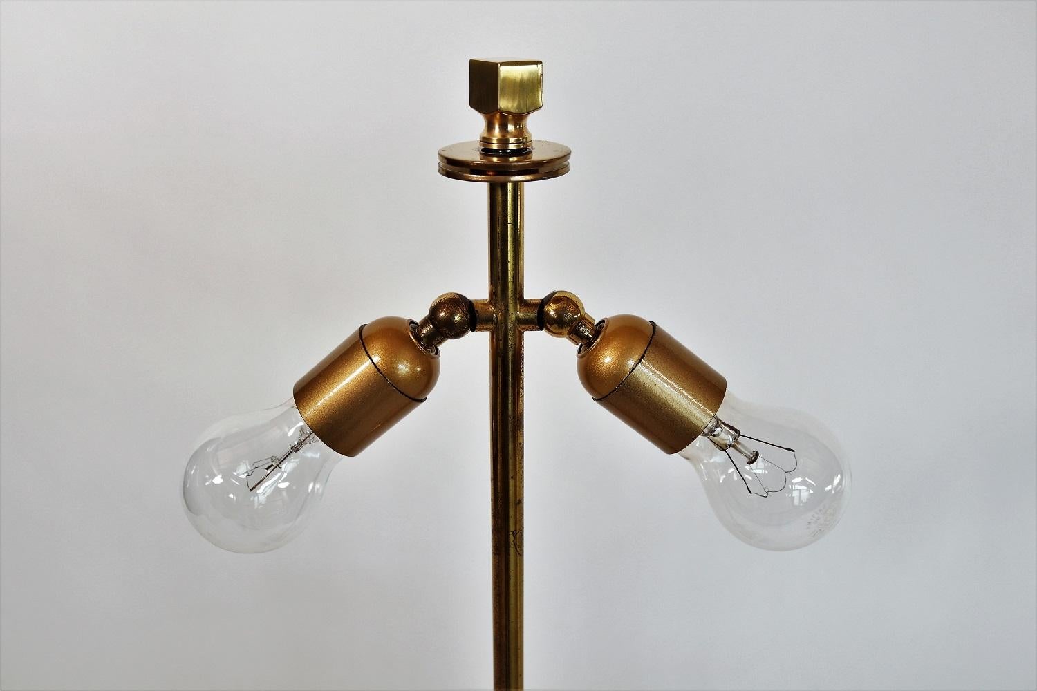 Midcentury Lucite and Brass Table Lamp with Custom Lampshade, 1970s 7