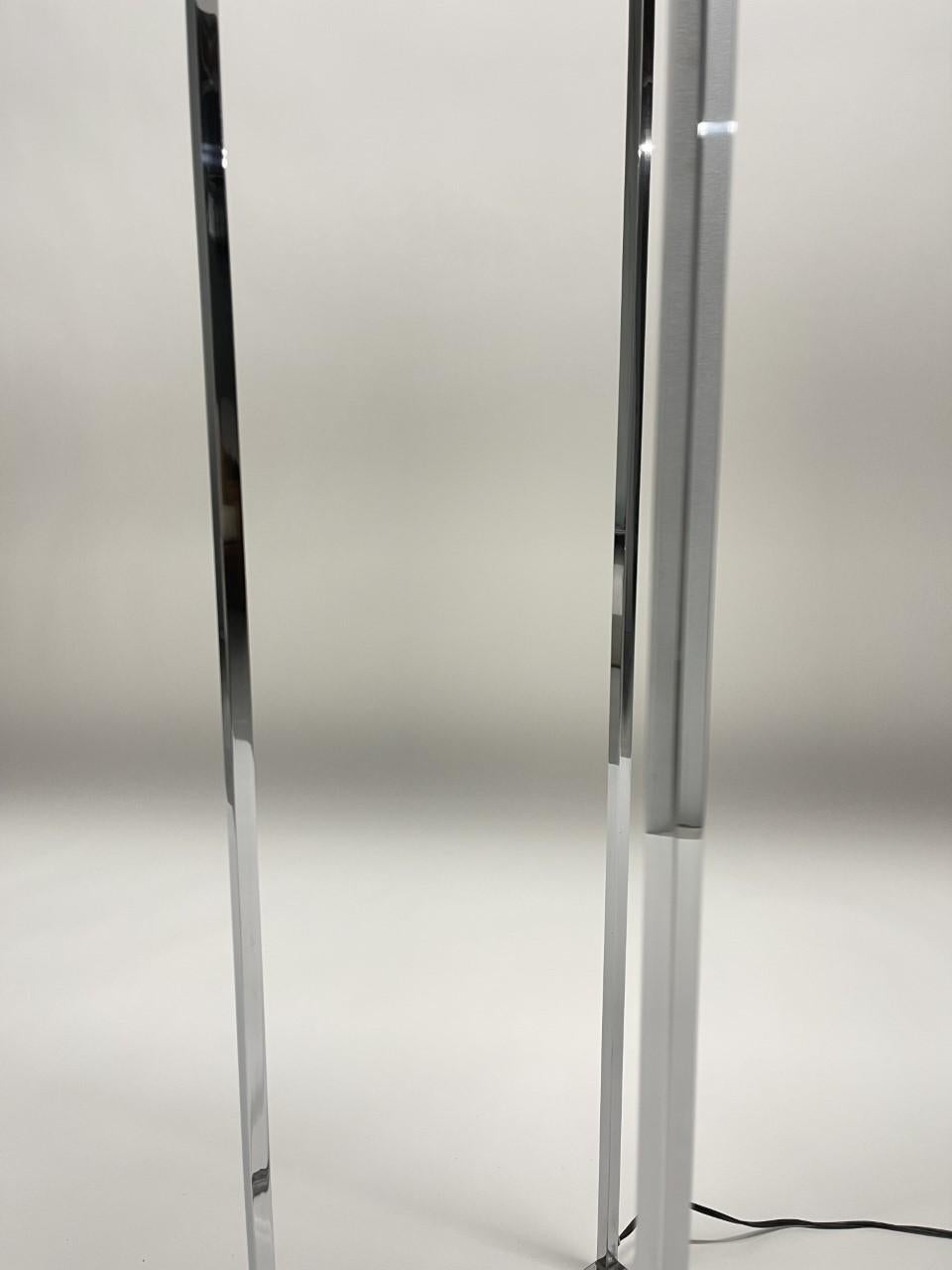 Mid Century Lucite and Chrome Floor Lamp by Paul Mayen for Habitat, USA, 1970s For Sale 1