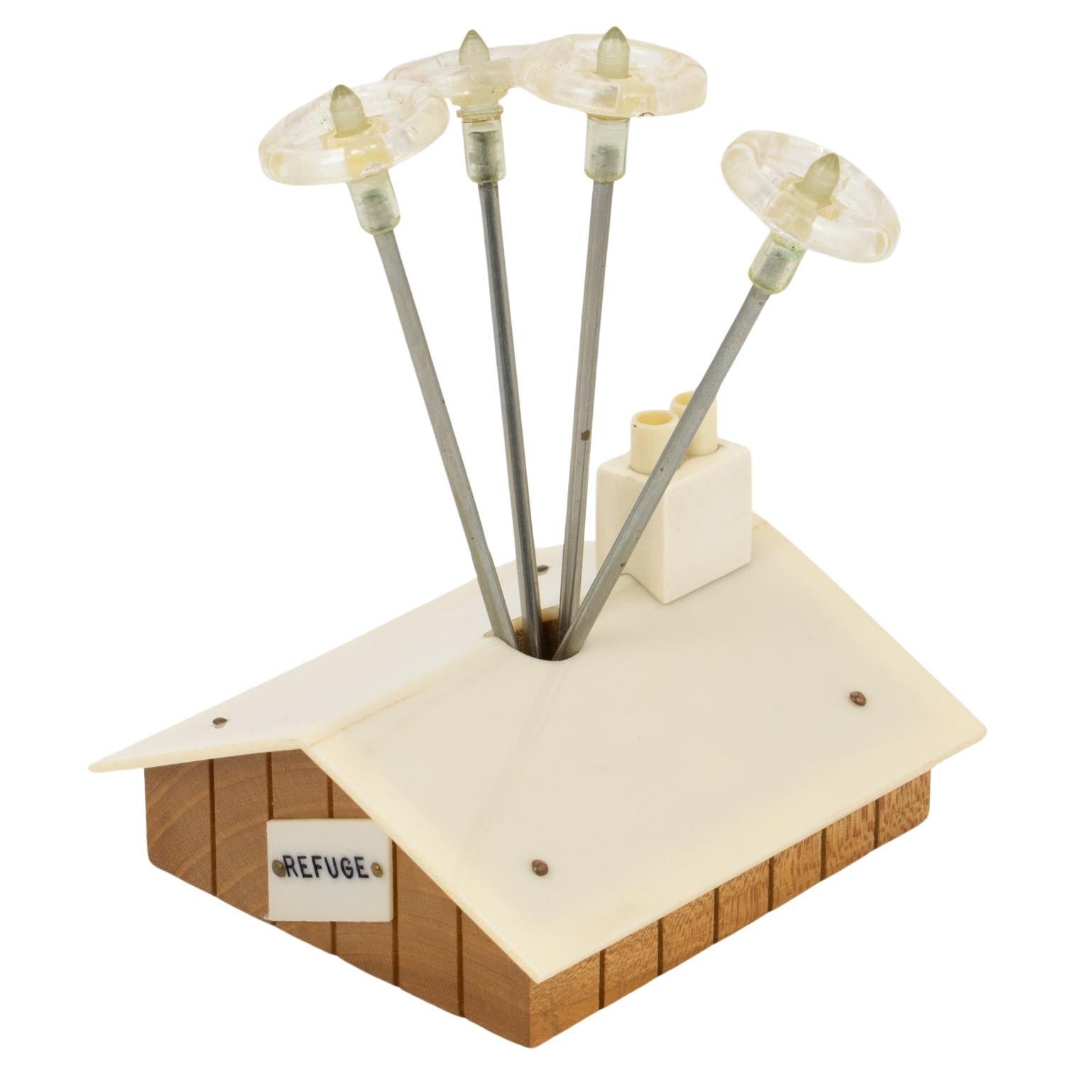 Picks da cocktail di metà secolo in lucite e Wood, anni '50 in vendita