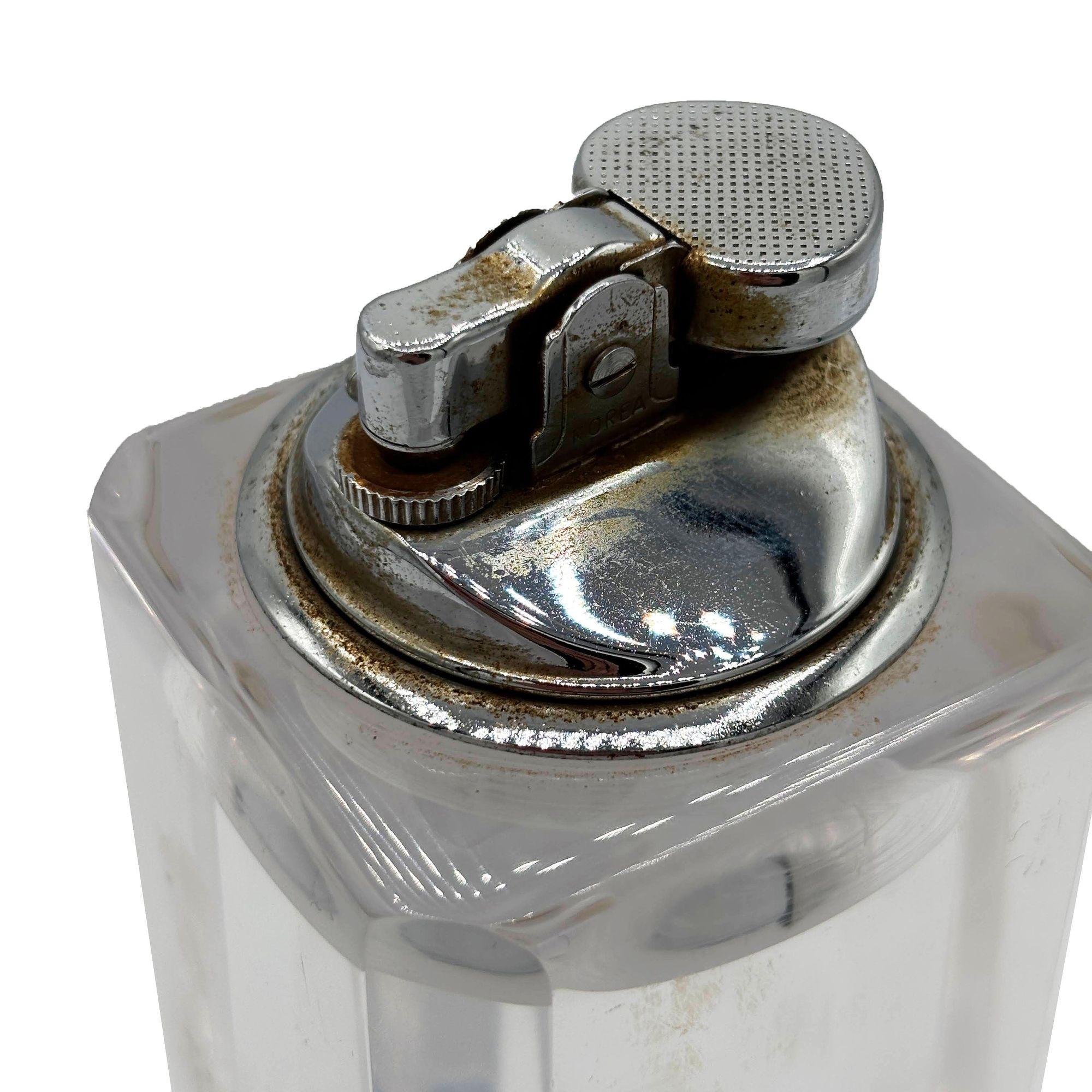 Briquet de table octogonal en lucite et chrome du milieu du siècle par Kingstar Excellent état - En vente à Van Nuys, CA