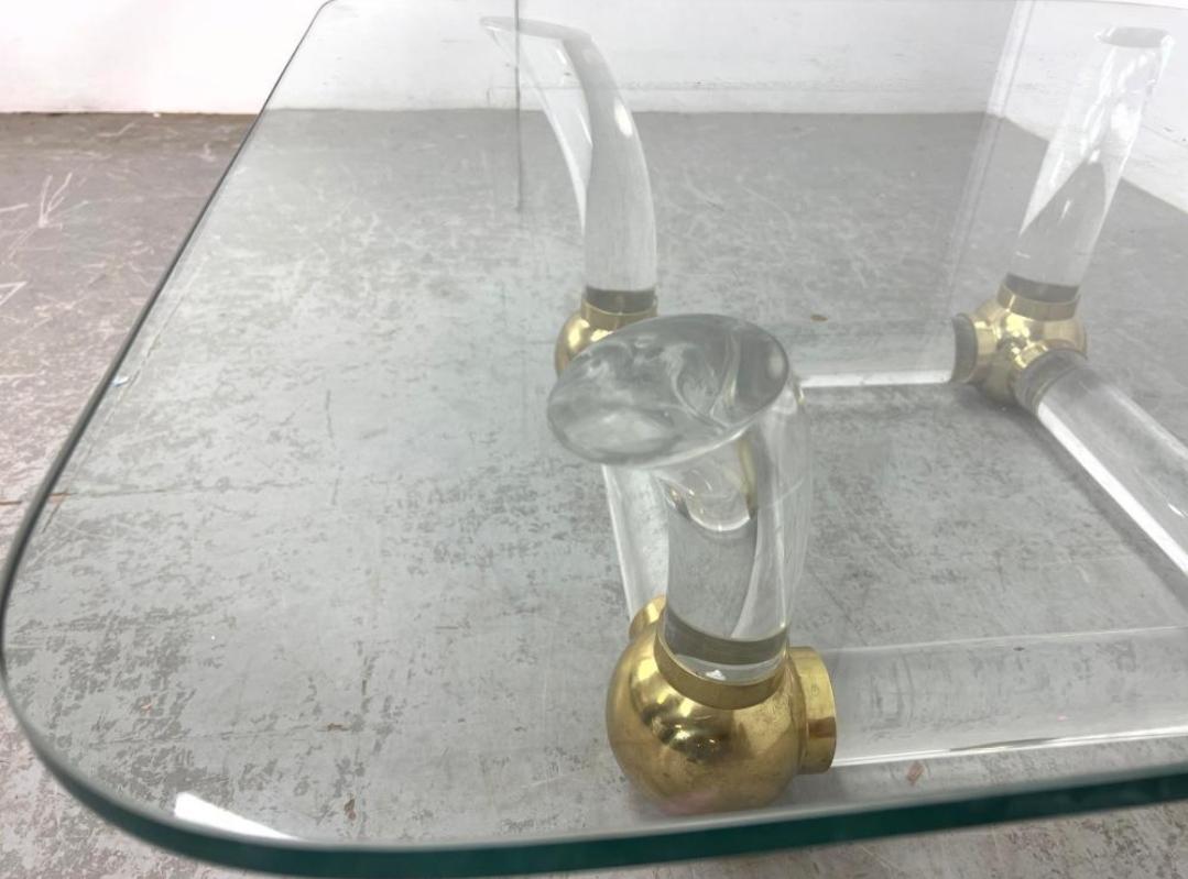 Table à café Cocktail en Lucite du milieu du siècle dernier Bon état - En vente à Hudson, NY