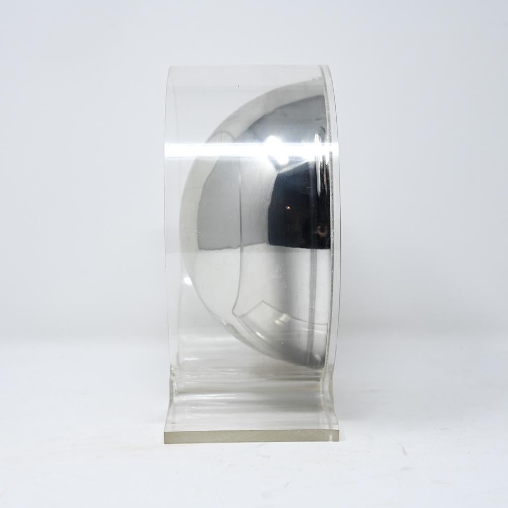 Konkave Spiegelskulptur aus Lucite aus der Mitte des Jahrhunderts im Angebot 2