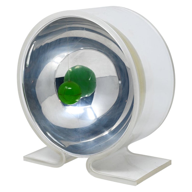 Konkave Spiegelskulptur aus Lucite aus der Mitte des Jahrhunderts