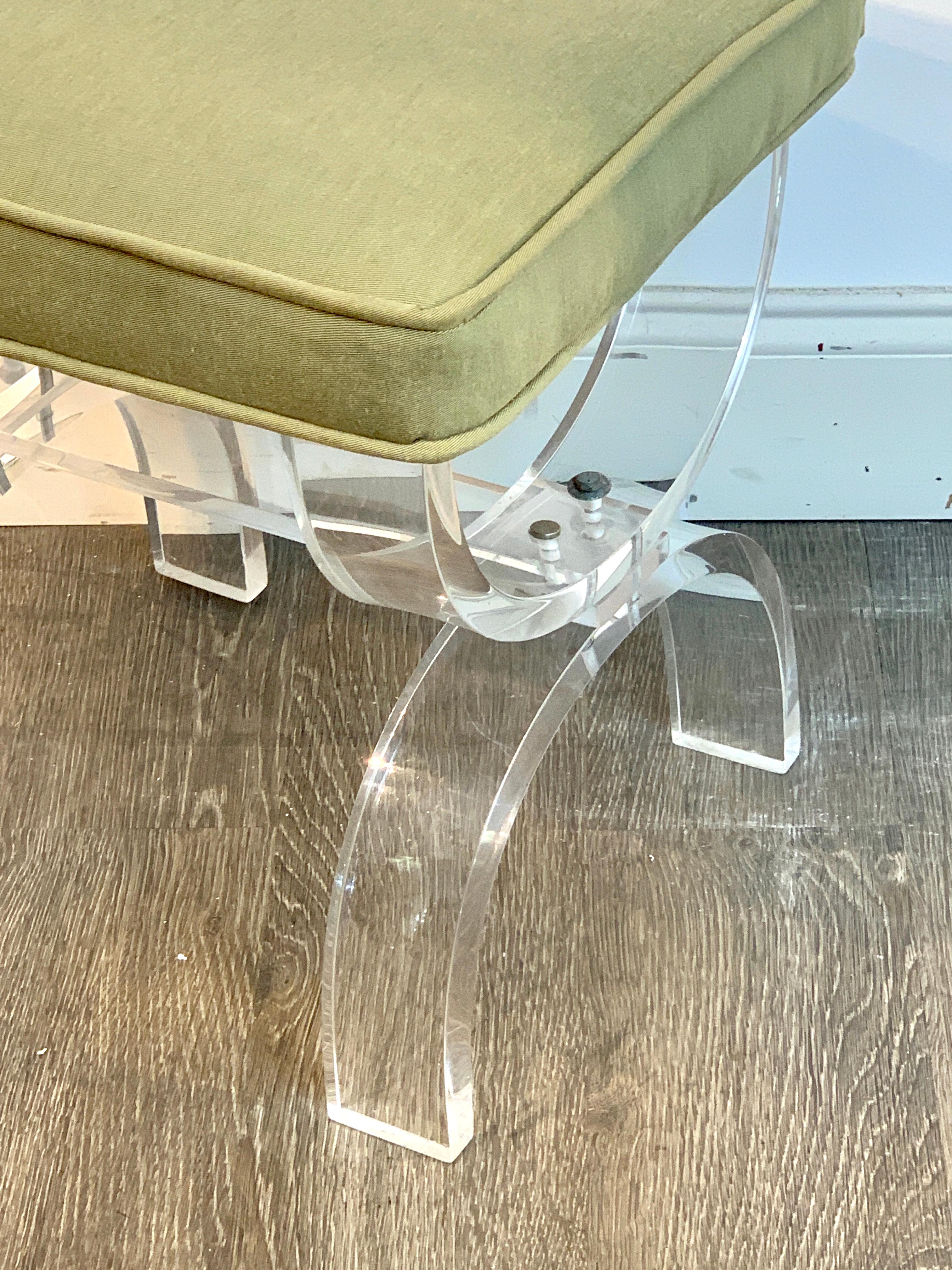 Midcentury Lucite Curule Bench In Good Condition In Atlanta, GA