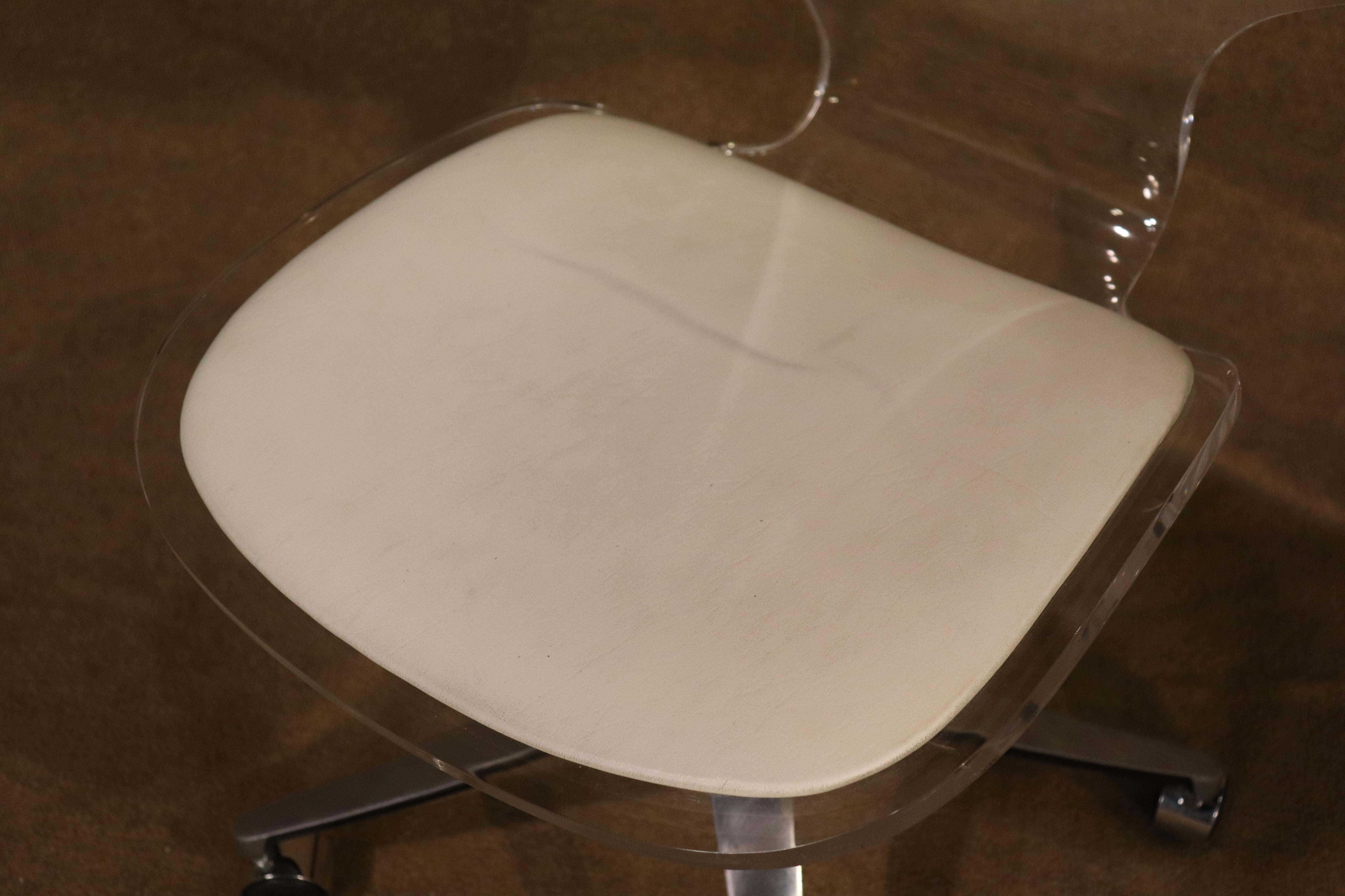 Mid-Century Lucite Desk Chair by Hill Manufacturing In Good Condition For Sale In Brooklyn, NY