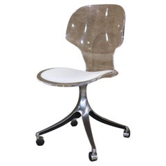 Silla de escritorio Lucite de mediados de siglo de Hill Manufacturing
